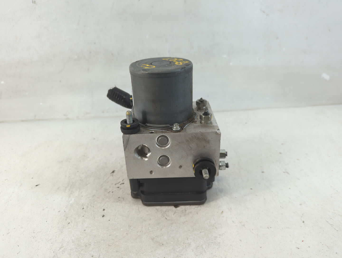 2022 Infiniti Qx56 ABS Pump Control Module Replacement P/N:47660 5NA00 Fits Fits 2019 2020 OEM Used Auto Parts - Oemusedauto