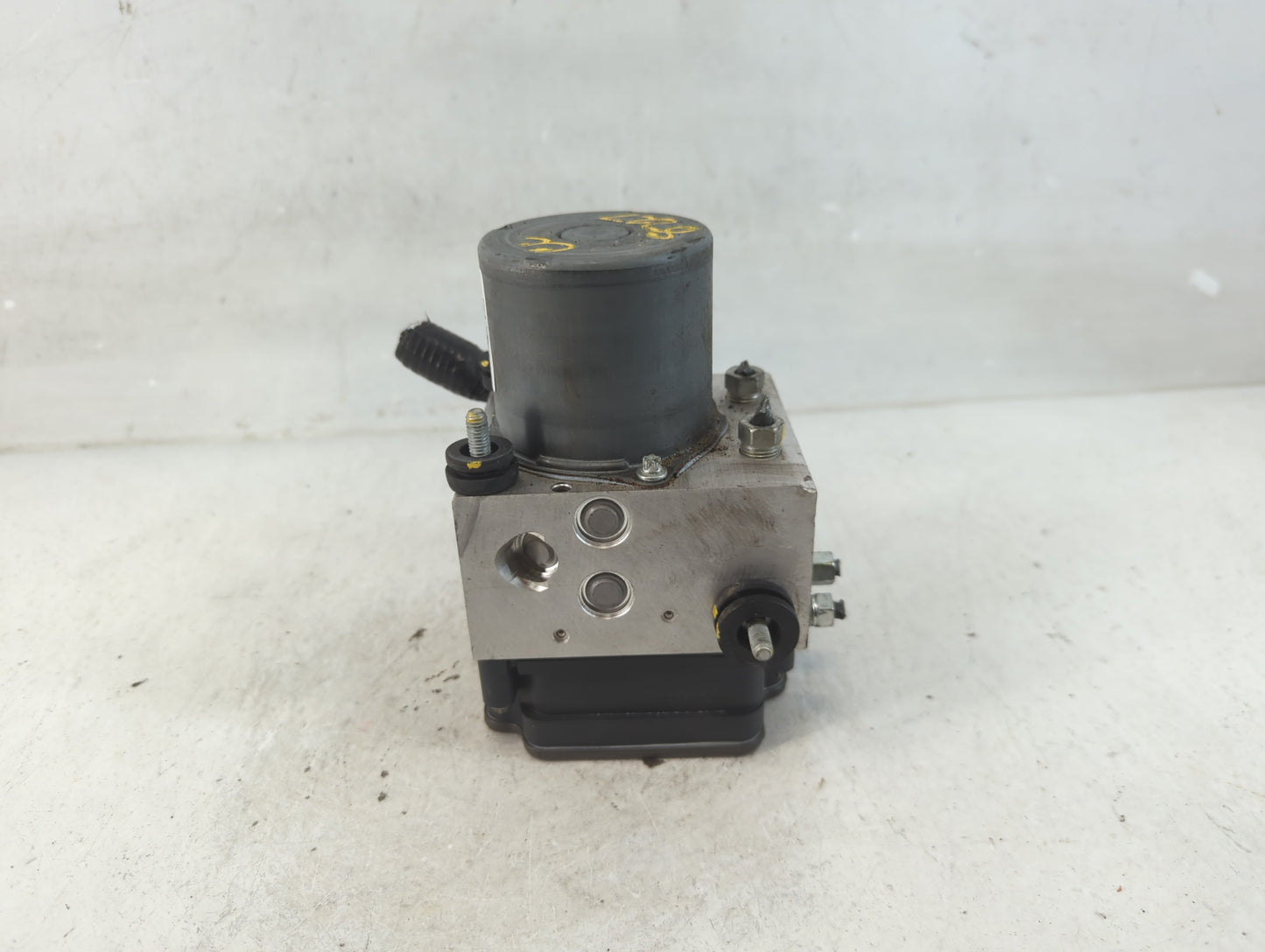 2022 Infiniti Qx56 ABS Pump Control Module Replacement P/N:47660 5NA00 Fits Fits 2019 2020 OEM Used Auto Parts - Oemusedauto