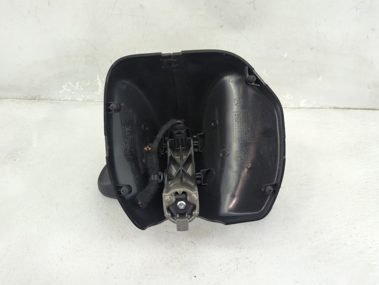 2019-2022 Jeep Cherokee Interior Rear View Mirror Replacement OEM P/N:6FX62TRMAA Fits Fits 2019 2020 2021 2022 OEM Used Auto