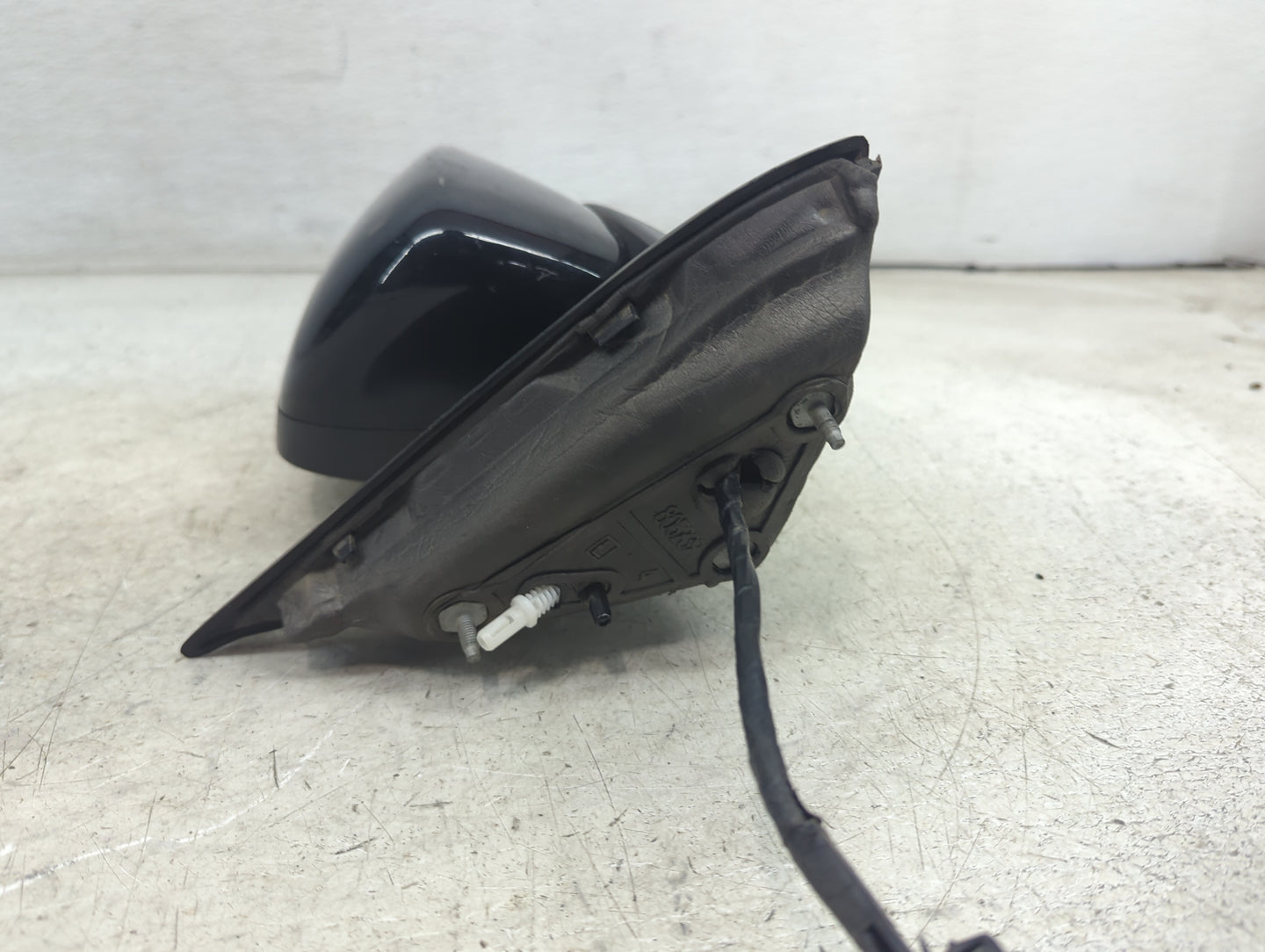 2022 Jeep Cherokee Driver Side View Mirror - Left Door Mirror OEM Used - Oemusedautoparts1.com