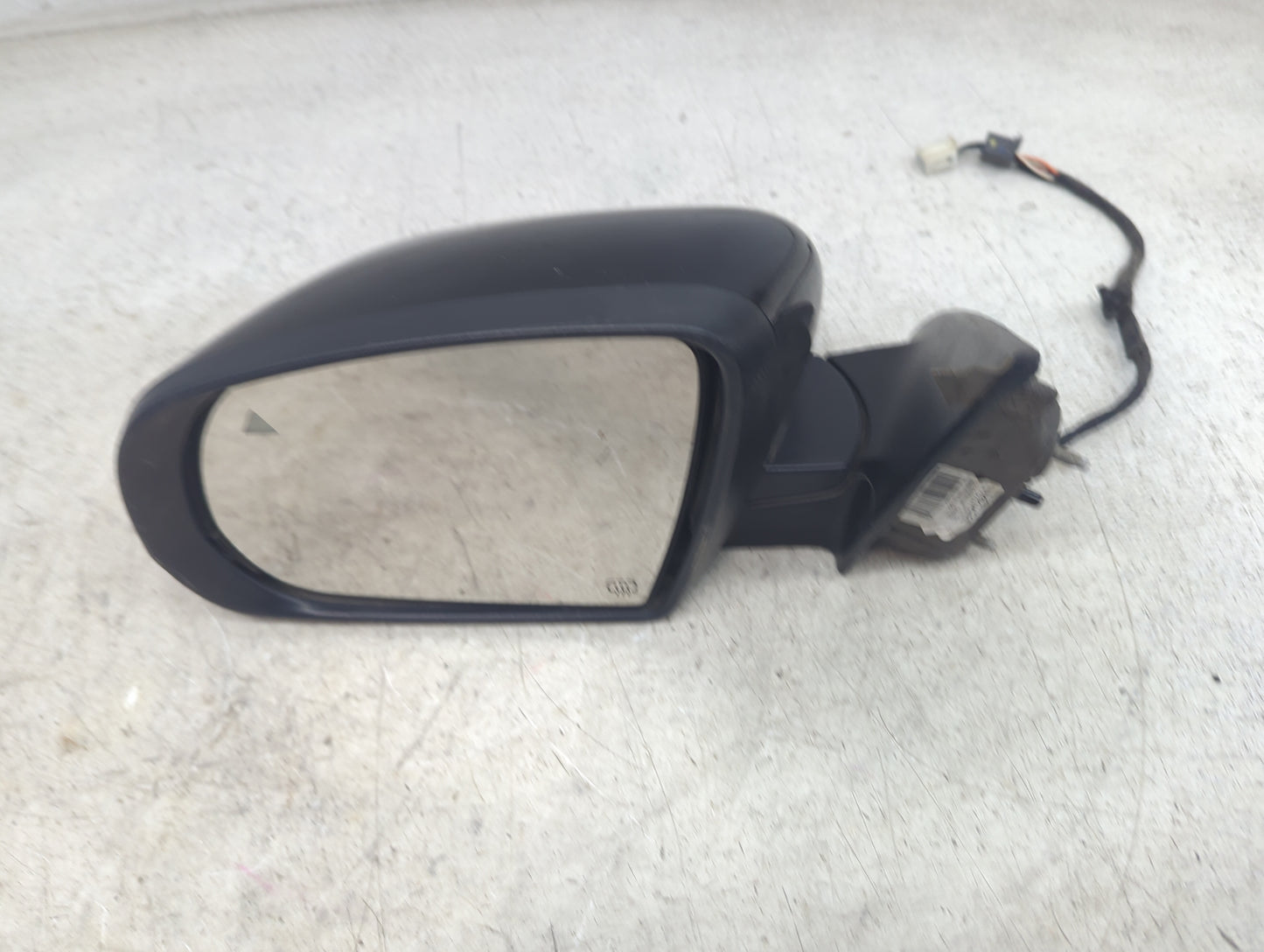 2022 Jeep Cherokee Driver Side View Mirror - Left Door Mirror OEM Used - Oemusedautoparts1.com