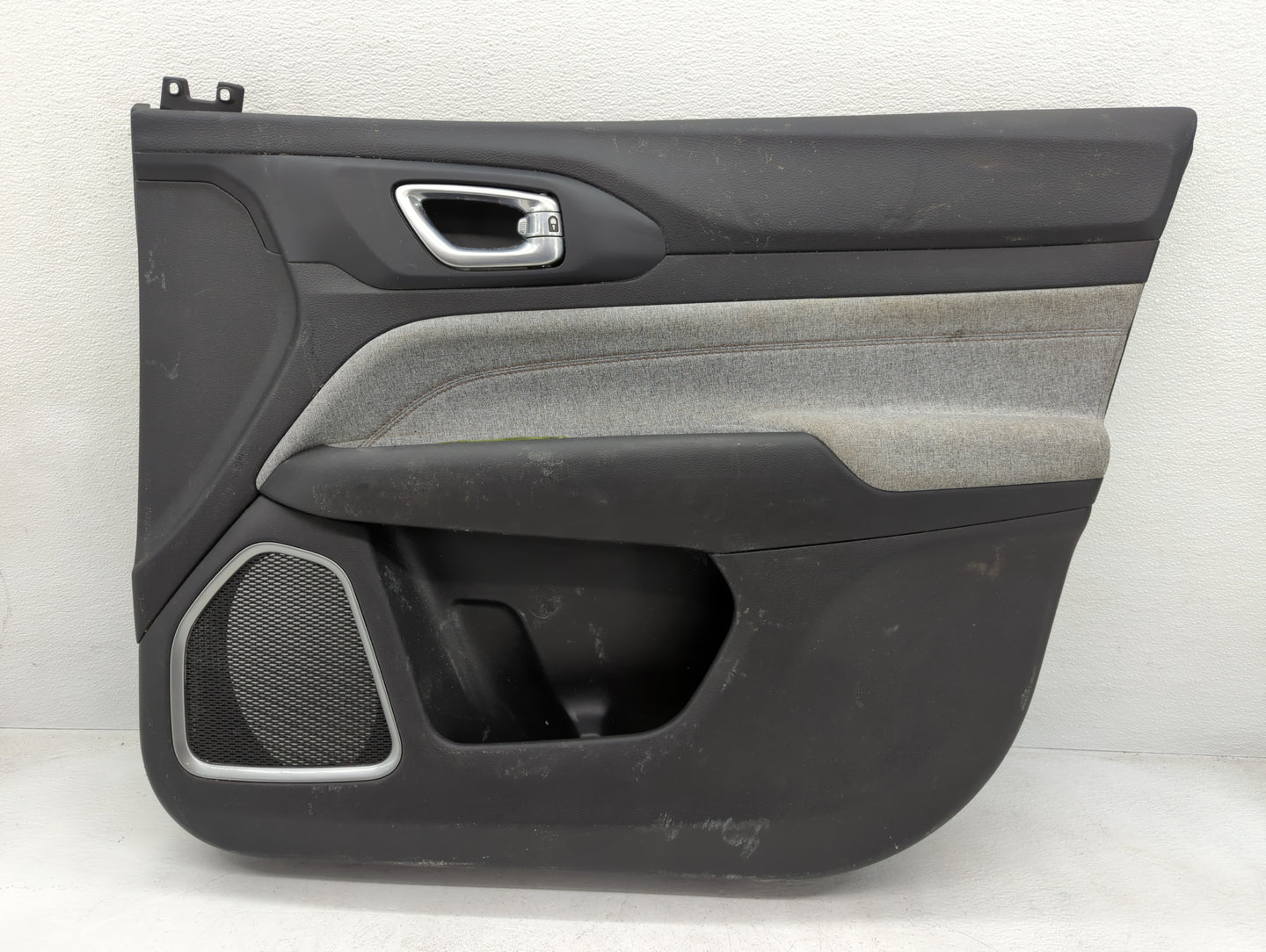 2022 Jeep Compass Front Right Passenger Interior Door Panel Trim - Oemusedautoparts1.com