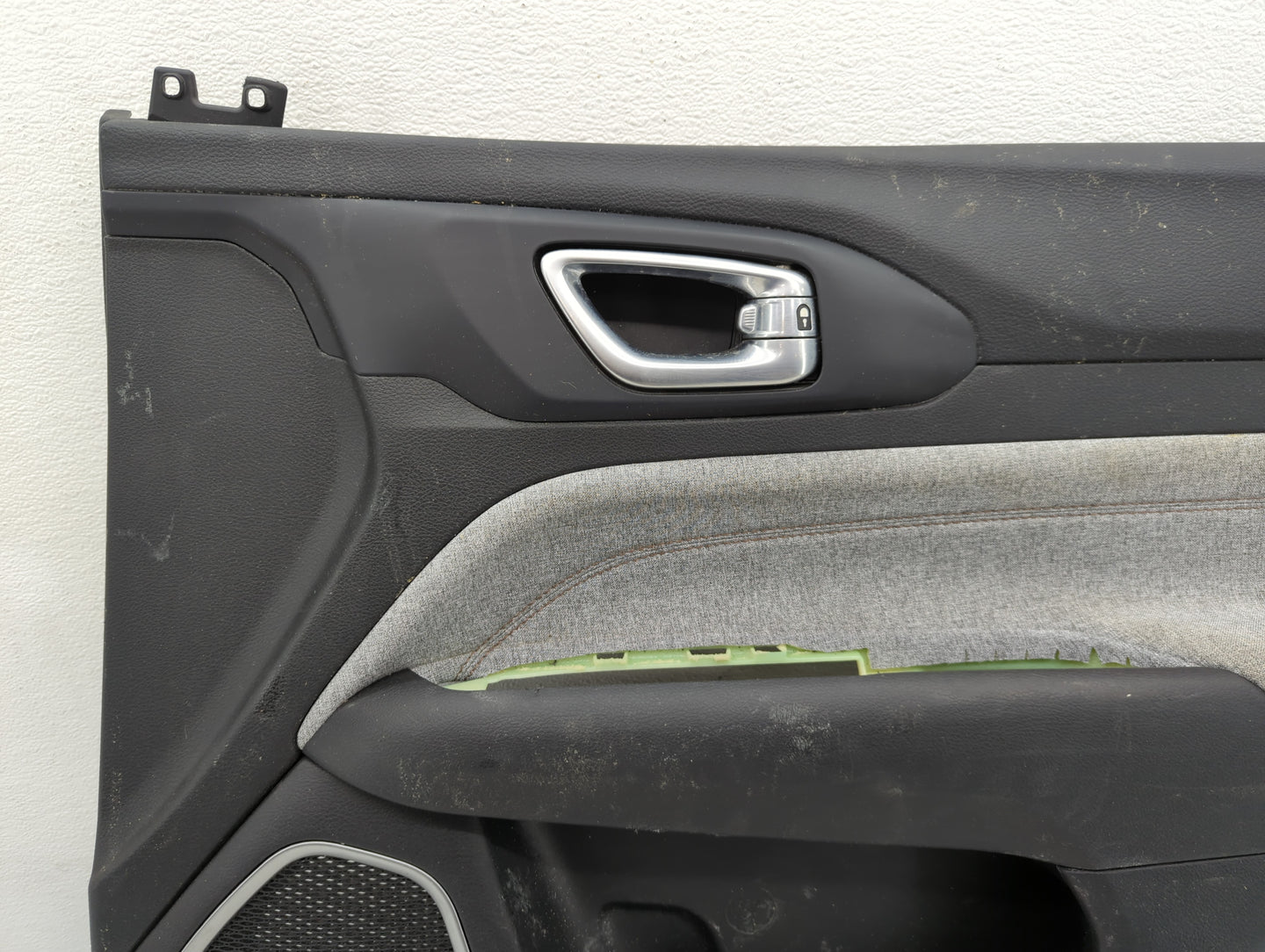 2022 Jeep Compass Front Right Passenger Interior Door Panel Trim - Oemusedautoparts1.com