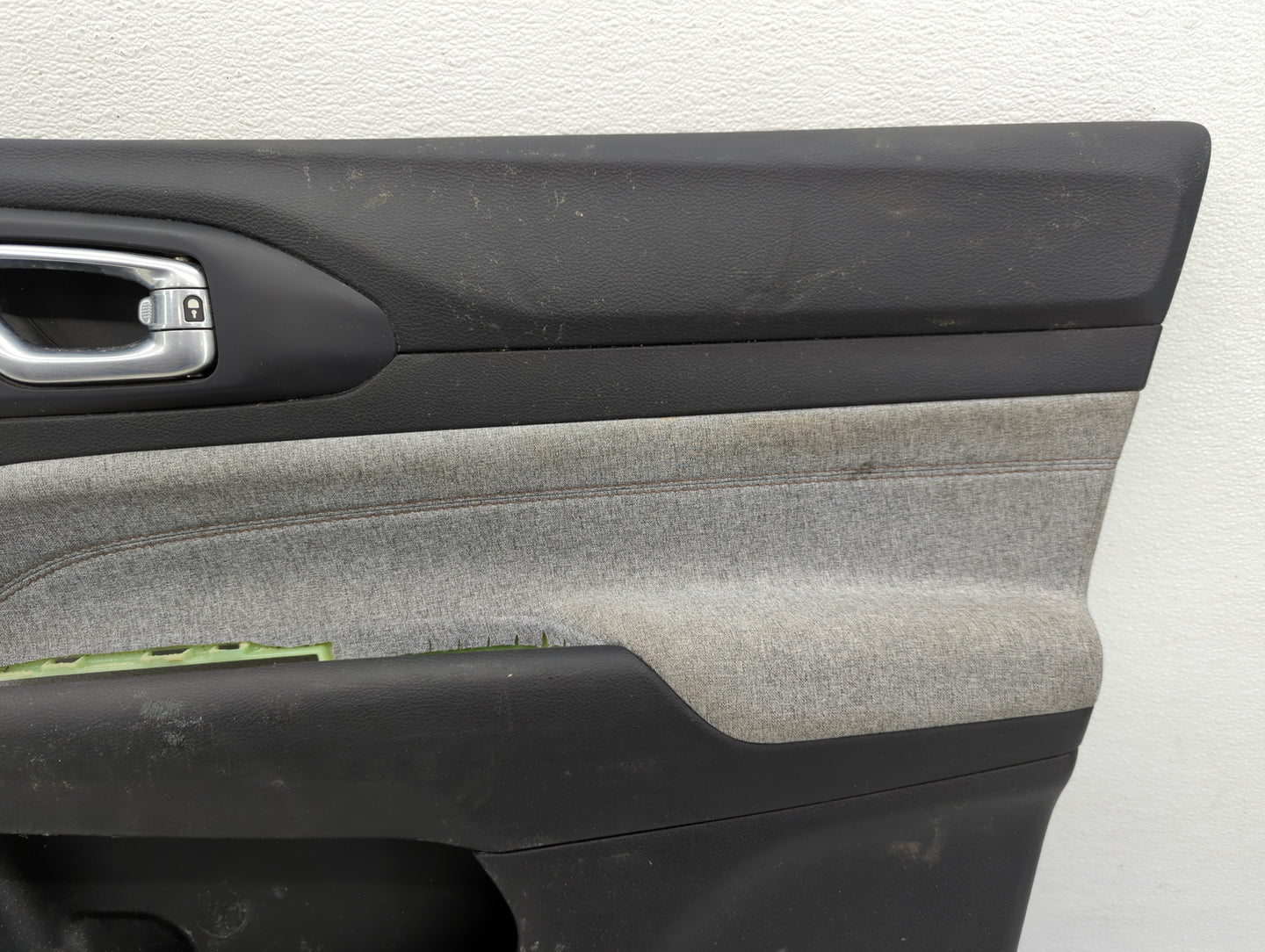 2022 Jeep Compass Front Right Passenger Interior Door Panel Trim - Oemusedautoparts1.com