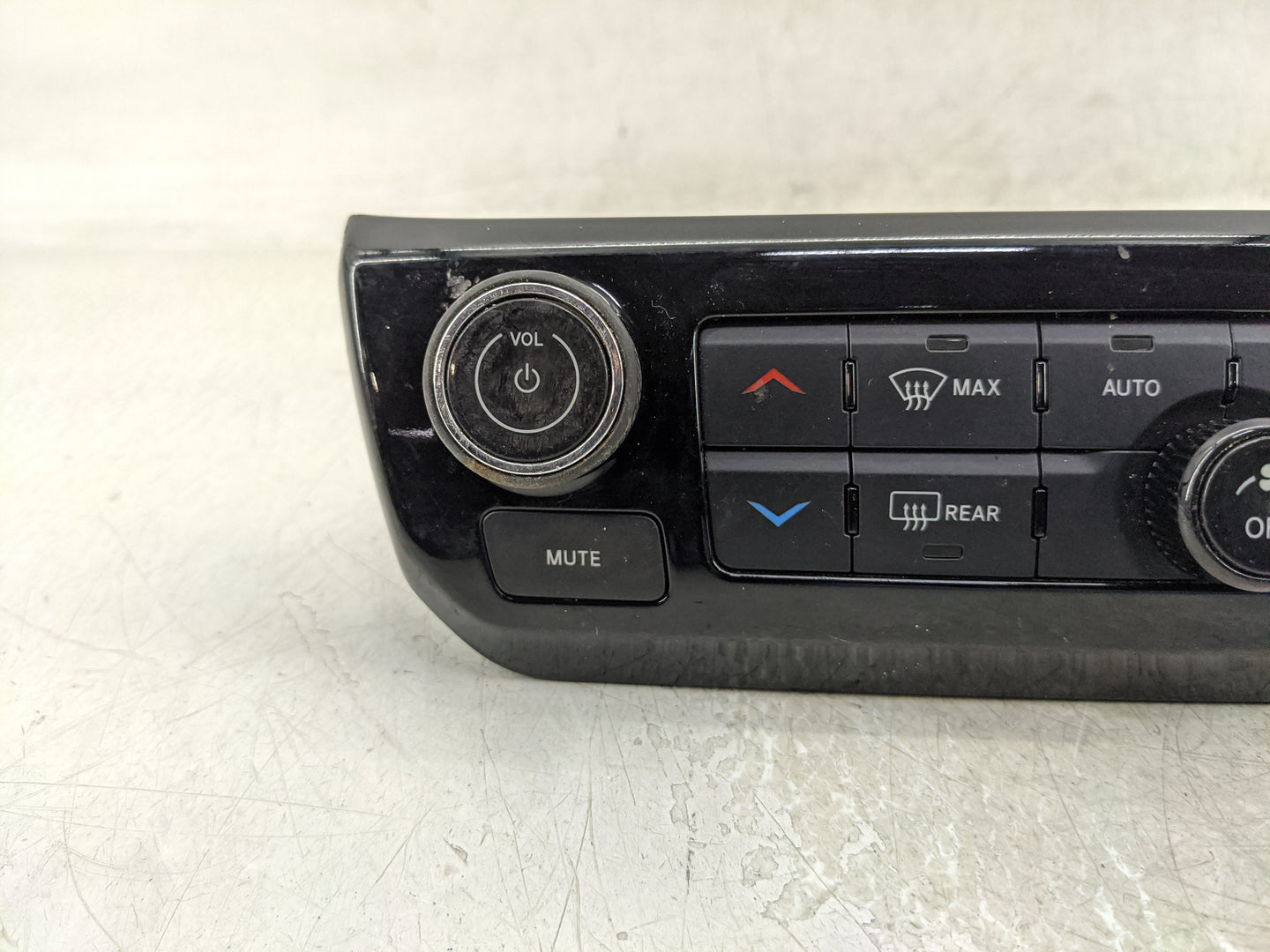 2022 Jeep Compass Climate Control Module Temperature AC/Heater Replacement P/N:68518284AC Fits OEM Used Auto Parts - Oemused