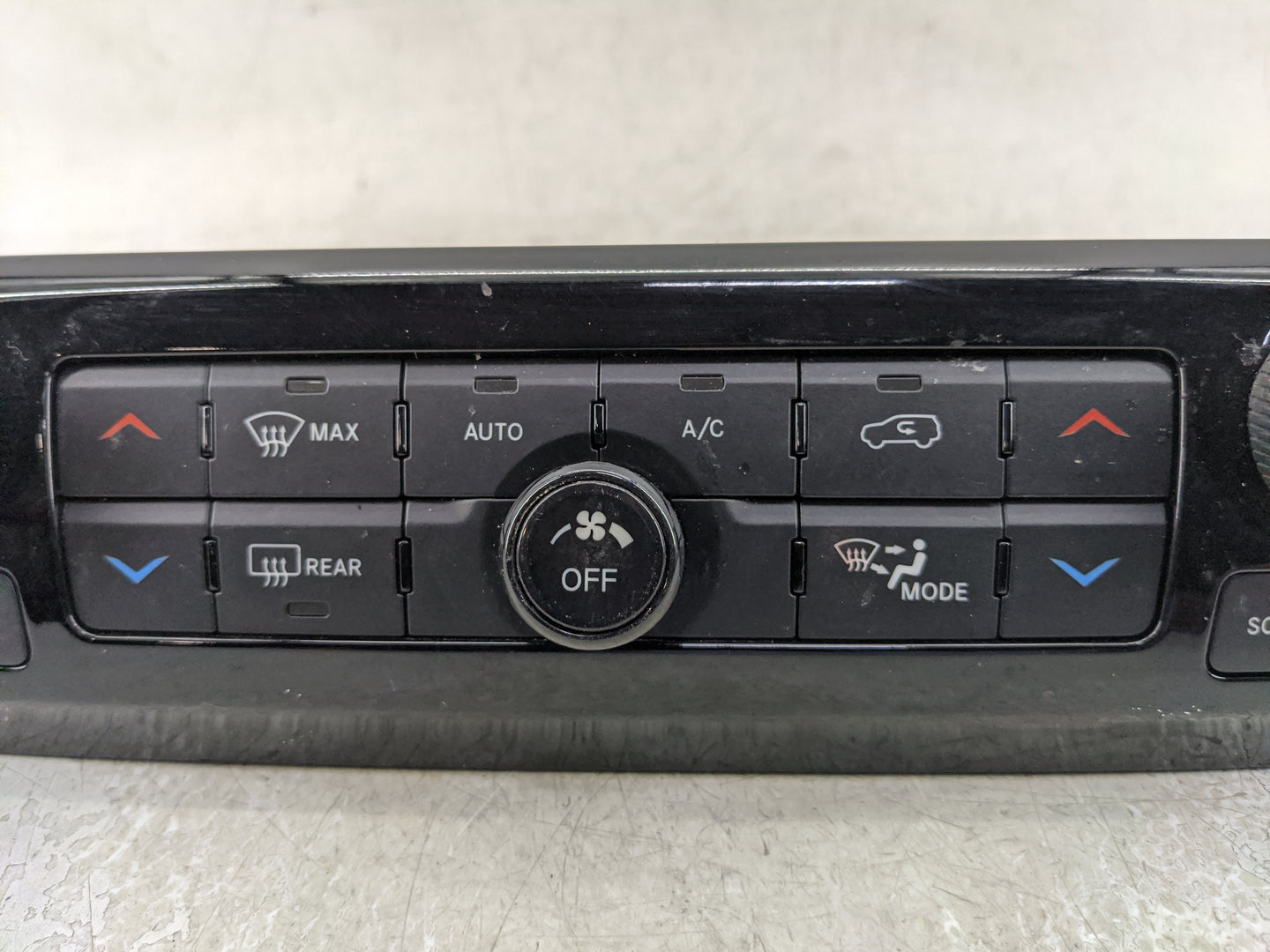 2022 Jeep Compass Climate Control Module Temperature AC/Heater Replacement P/N:68518284AC Fits OEM Used Auto Parts - Oemused