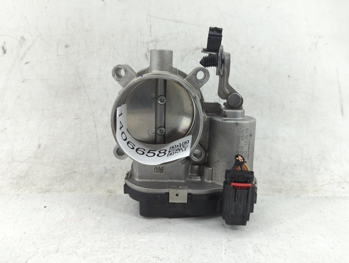 2017-2022 Jeep Compass Throttle Body P/N:04891970AD Fits Fits 2014 2015 2016 2017 2018 2019 2020 2021 2022 OEM Used Auto Par