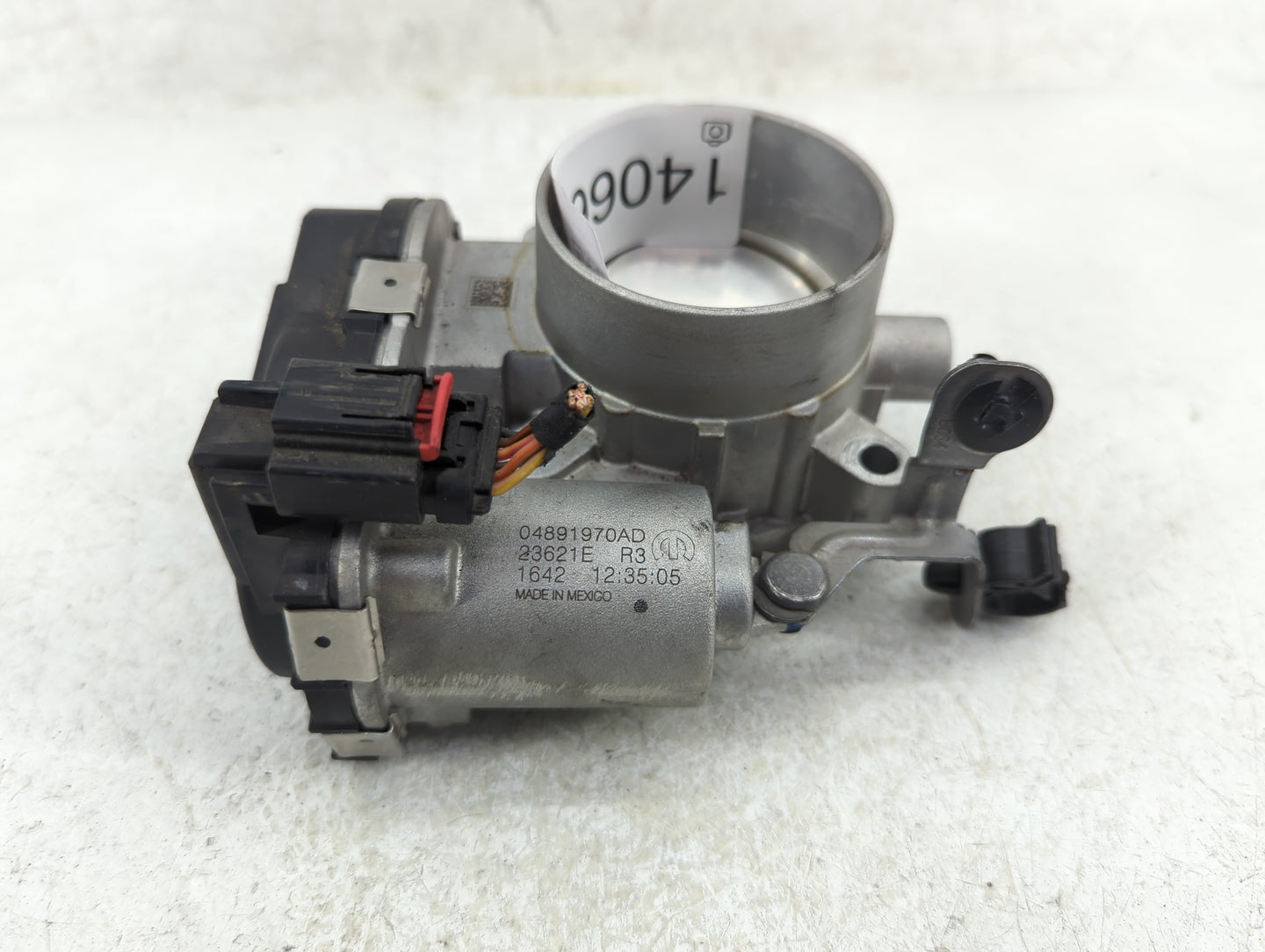2017-2022 Jeep Compass Throttle Body P/N:04891970AD Fits Fits 2014 2015 2016 2017 2018 2019 2020 2021 2022 OEM Used Auto Par