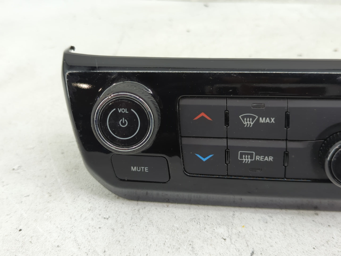 2022 Jeep Compass Climate Control Module Temperature AC/Heater Replacement P/N:68518281AC Fits OEM Used Auto Parts - Oemused