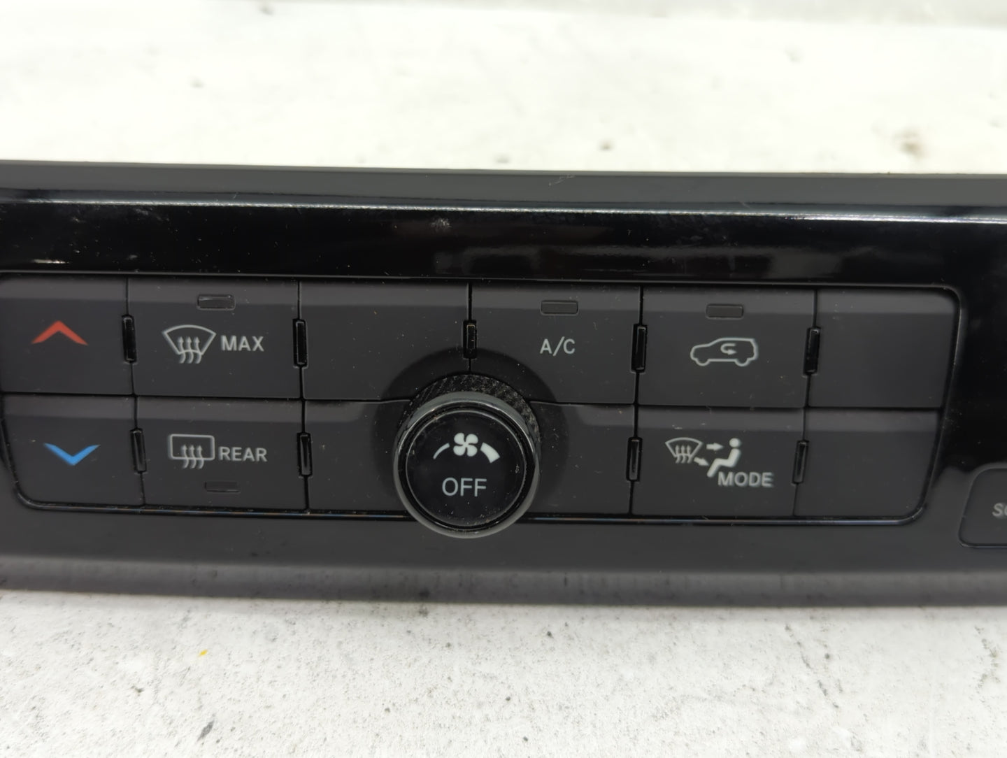 2022 Jeep Compass Climate Control Module Temperature AC/Heater Replacement P/N:68518281AC Fits OEM Used Auto Parts - Oemused