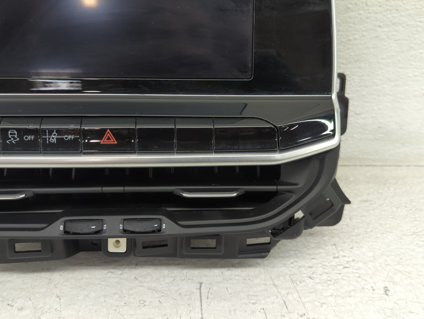 2022 Jeep Compass Radio AM FM Cd Player Receiver Replacement Fits OEM Used Auto Parts - Oemusedautoparts1.com