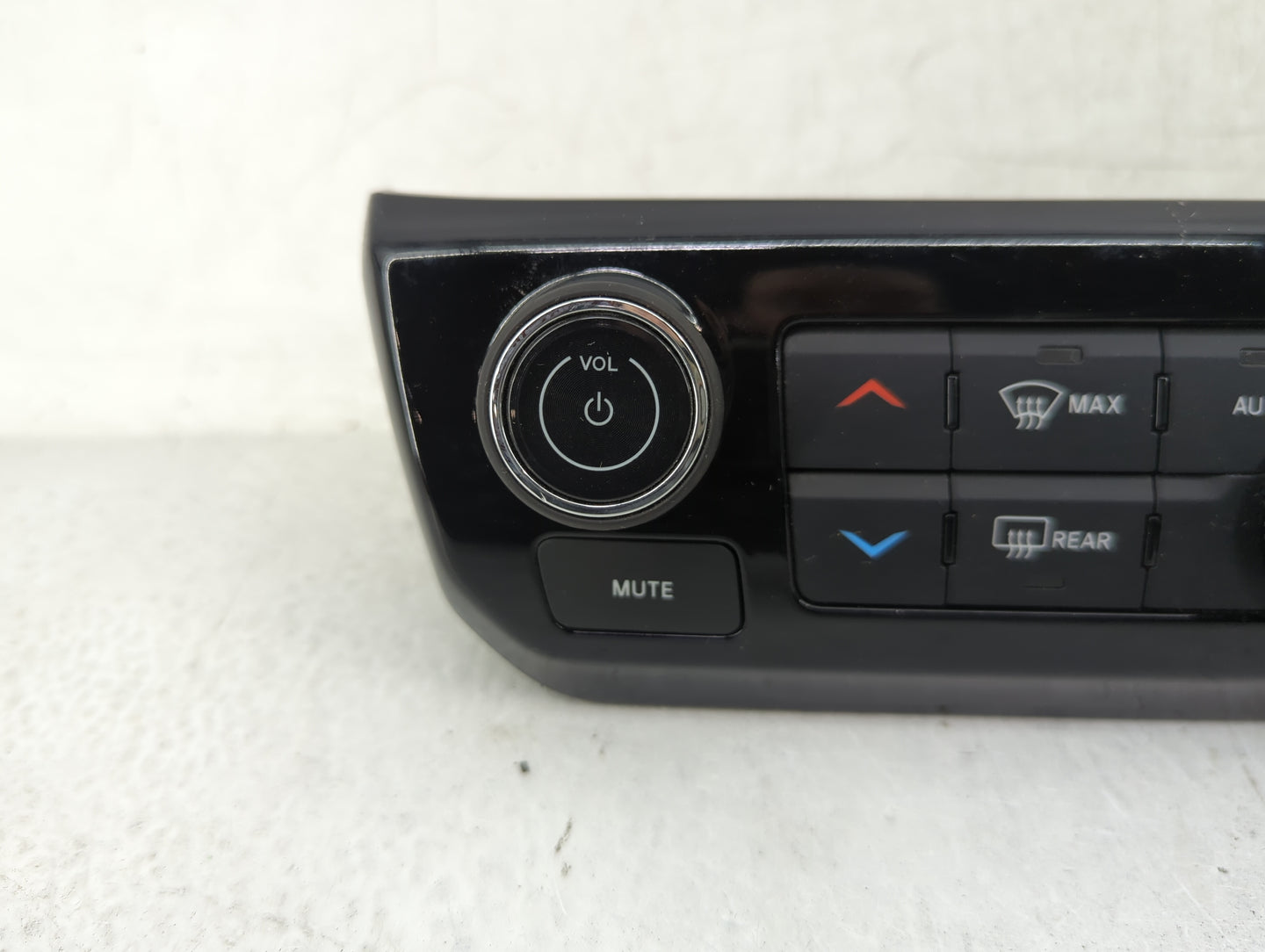 2022 Jeep Compass Climate Control Module Temperature AC/Heater Replacement P/N:68518284AC 17037023-05 Fits OEM Used Auto Par
