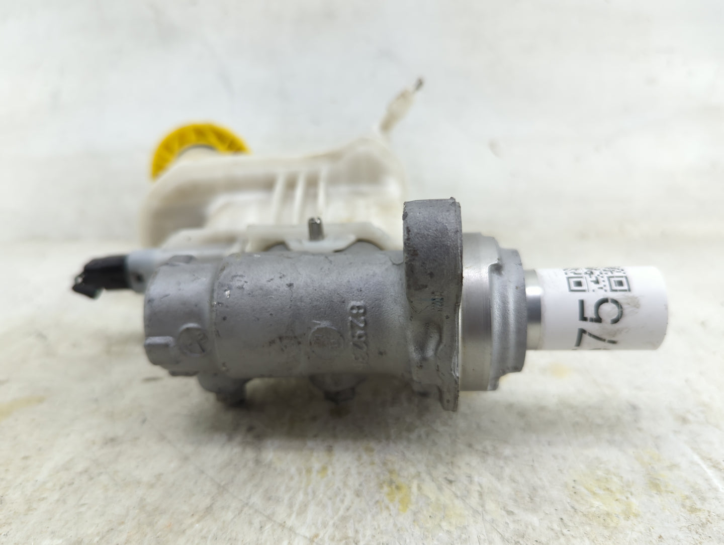 2022 Jeep Compass Brake Master Cylinder 1496575 - Oemusedautoparts1.com