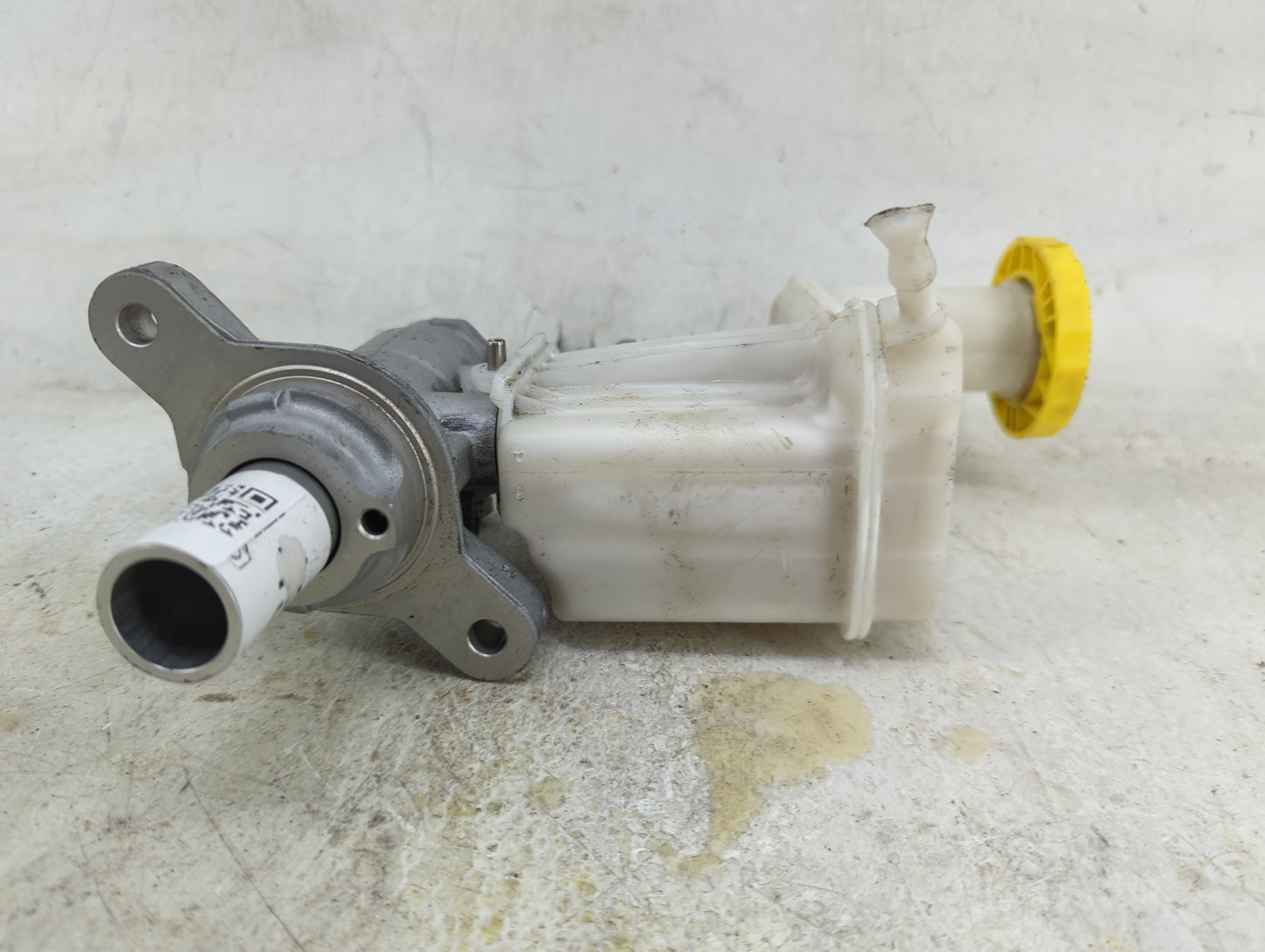 2022 Jeep Compass Brake Master Cylinder 1496575 - Oemusedautoparts1.com