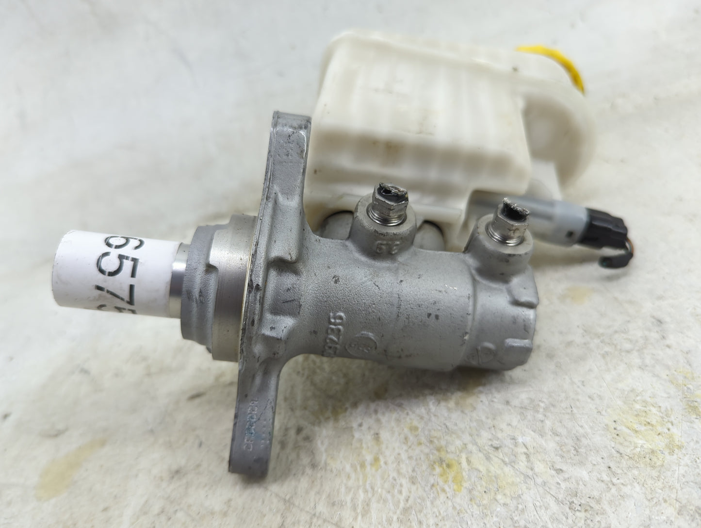 2022 Jeep Compass Brake Master Cylinder 1496575 - Oemusedautoparts1.com