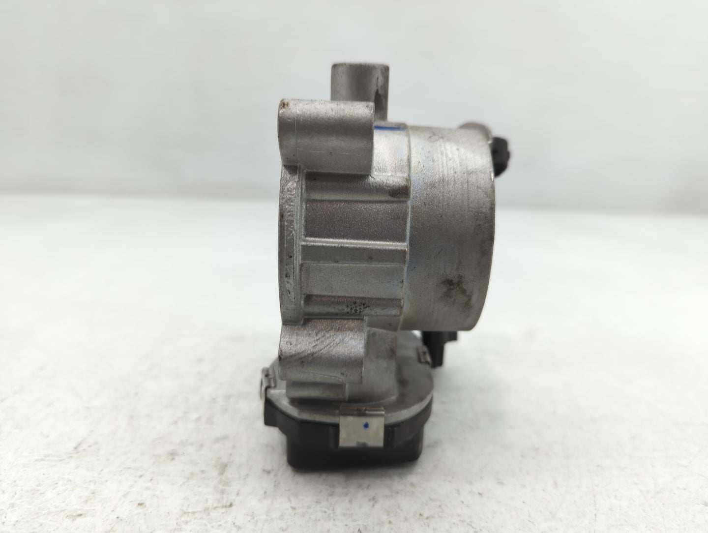 2017-2022 Jeep Compass Throttle Body P/N:04891970AD Fits Fits 2014 2015 2016 2017 2018 2019 2020 2021 2022 OEM Used Auto Par