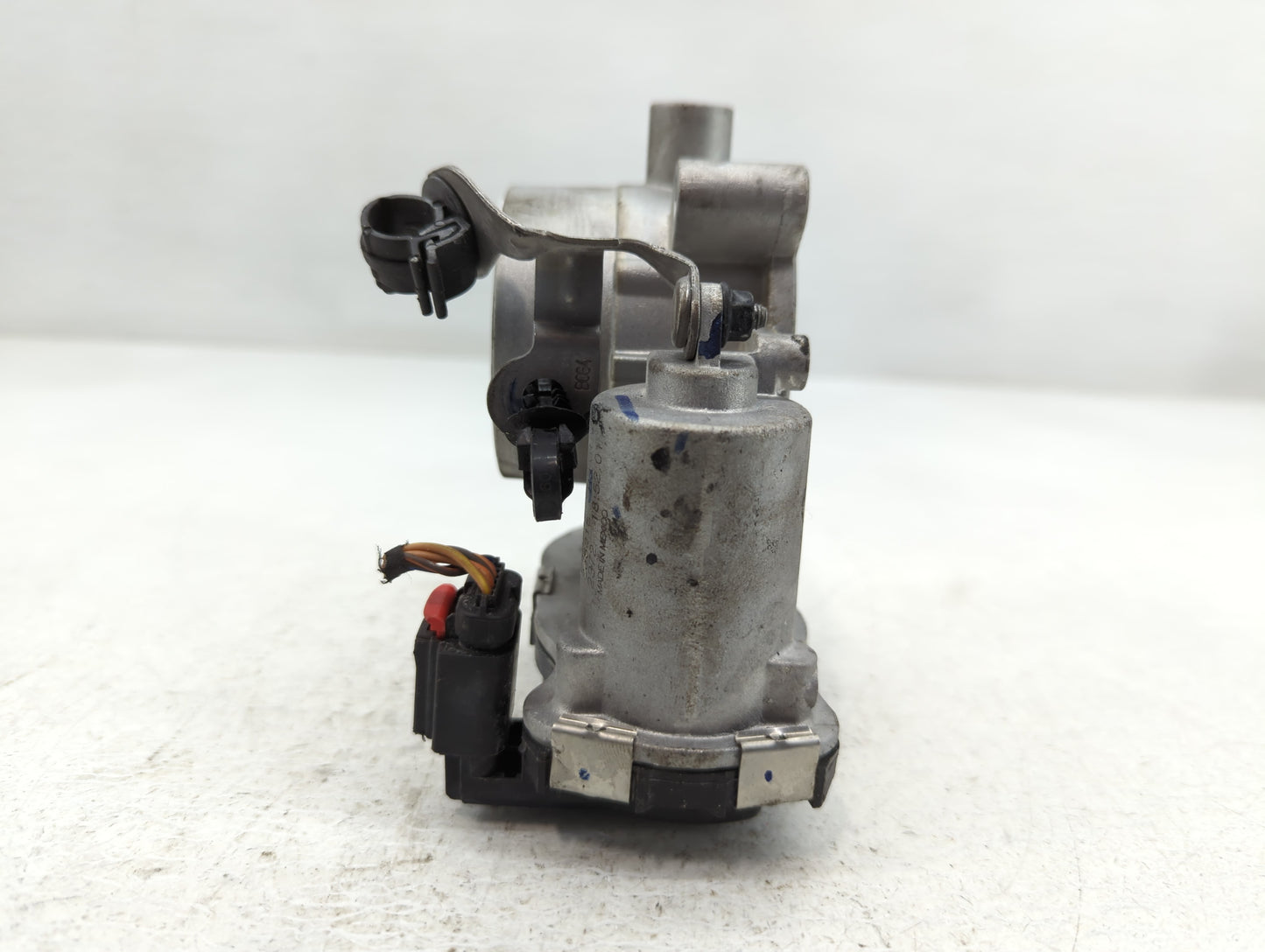 2017-2022 Jeep Compass Throttle Body P/N:04891970AD Fits Fits 2014 2015 2016 2017 2018 2019 2020 2021 2022 OEM Used Auto Par