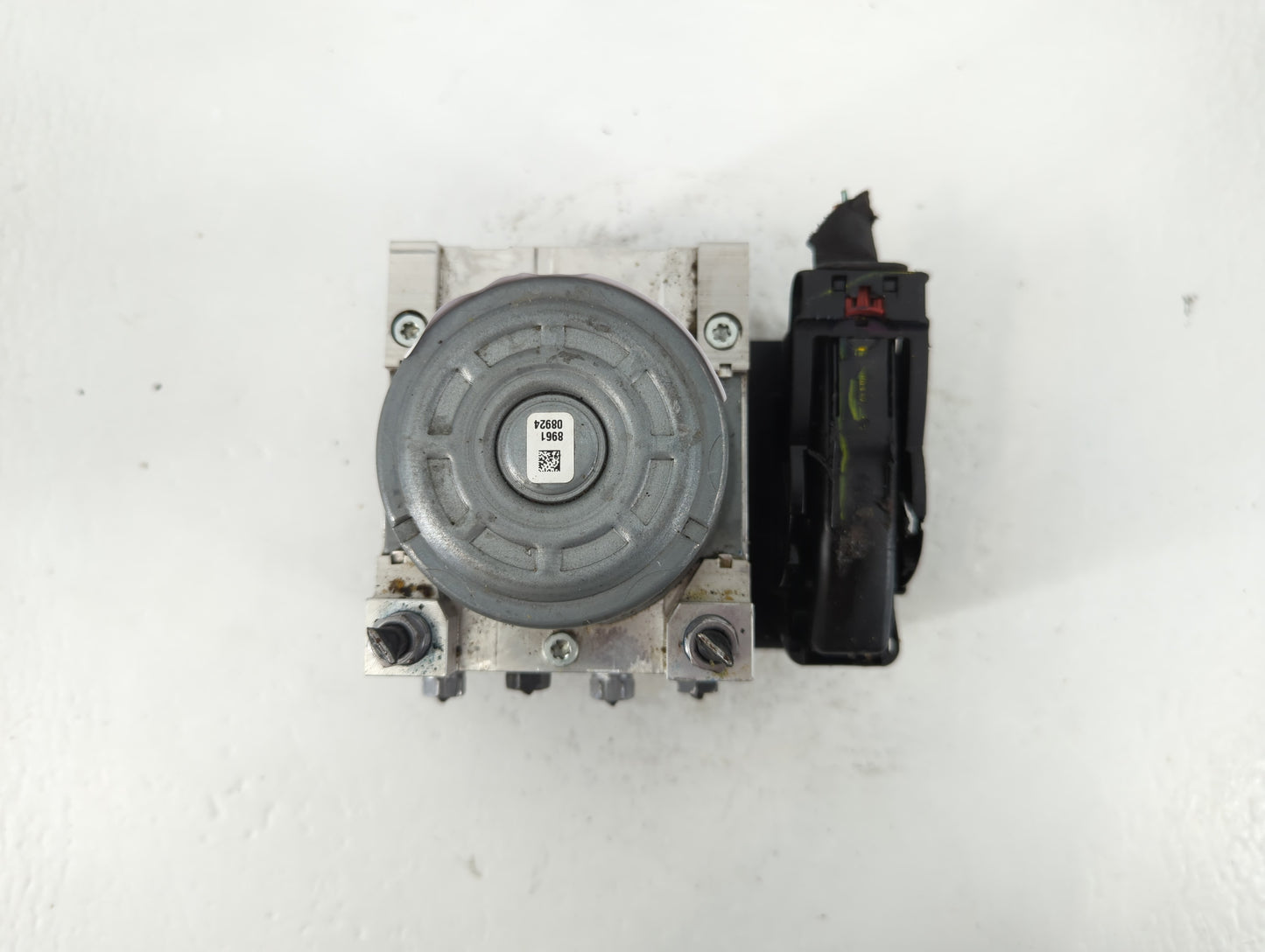 2022 Jeep Compass ABS Pump Control Module Replacement P/N:P68490479AE Fits OEM Used Auto Parts - Oemusedautoparts1.com