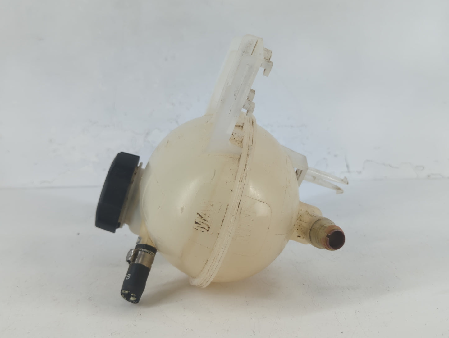 2022 Jeep Compass Radiator Coolant Overflow Expansion Tank Bottle - Oemusedautoparts1.com