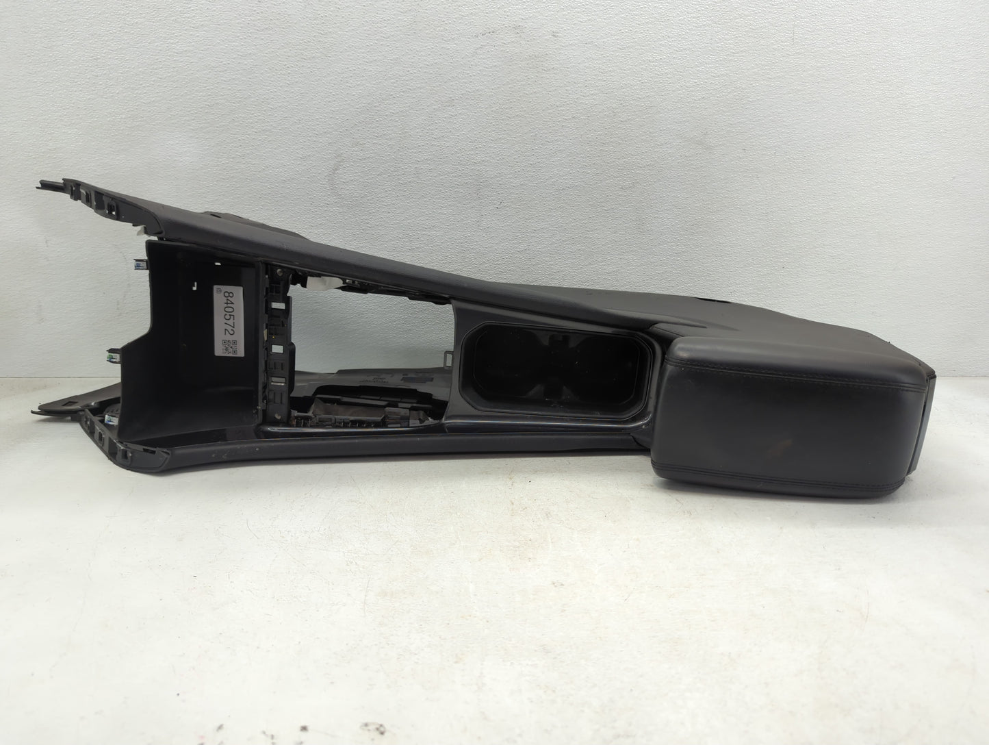 2022 Jeep Compass Center Floor Console Fits OEM Used Auto Parts - Oemusedautoparts1.com