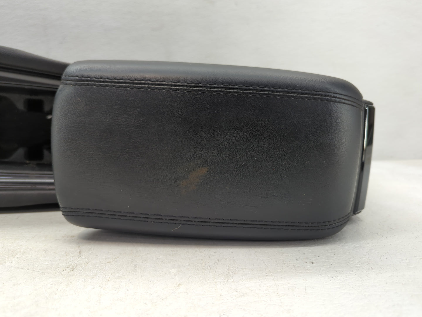 2022 Jeep Compass Center Floor Console Fits OEM Used Auto Parts - Oemusedautoparts1.com