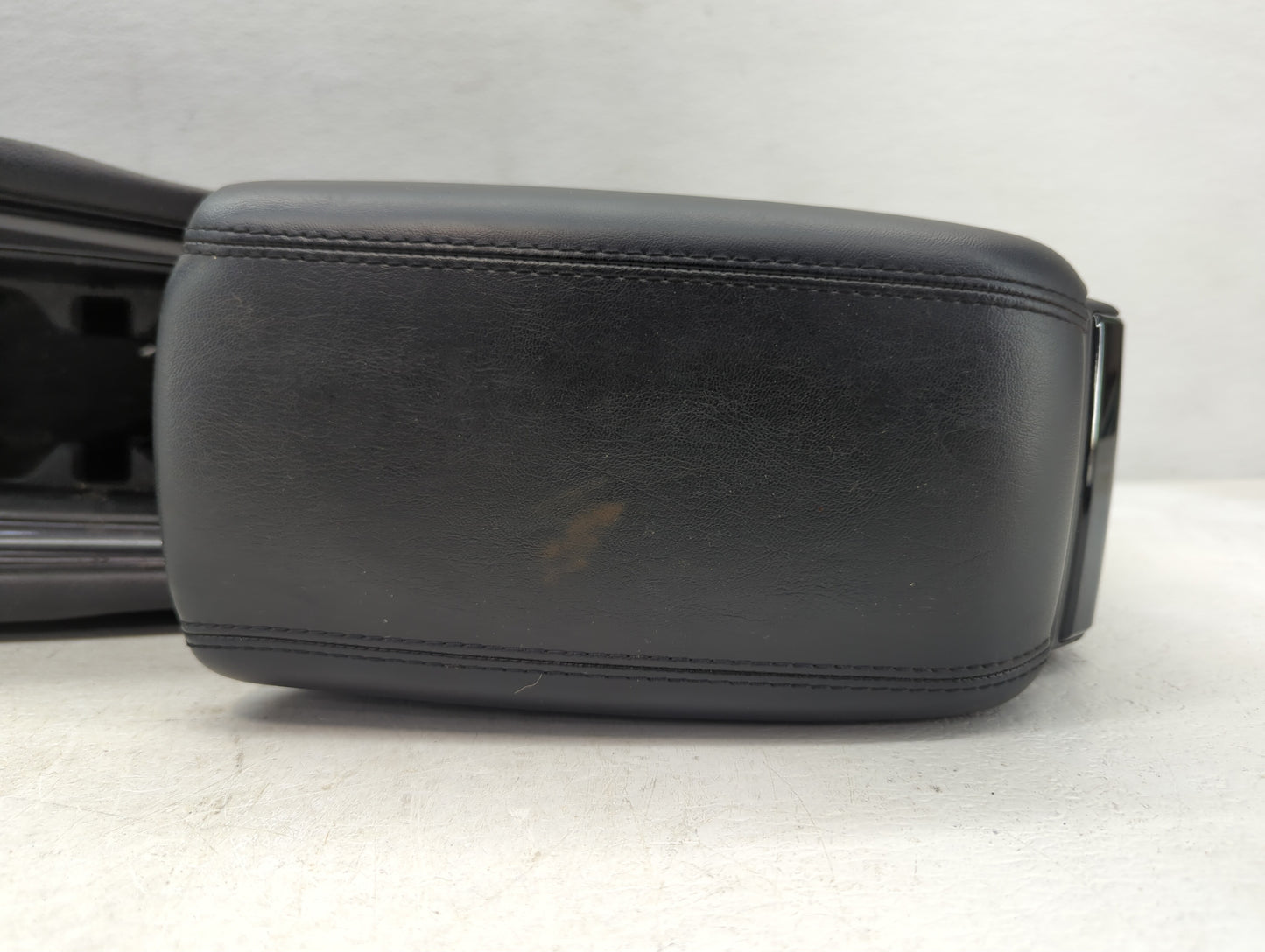 2022 Jeep Compass Center Floor Console Fits OEM Used Auto Parts - Oemusedautoparts1.com