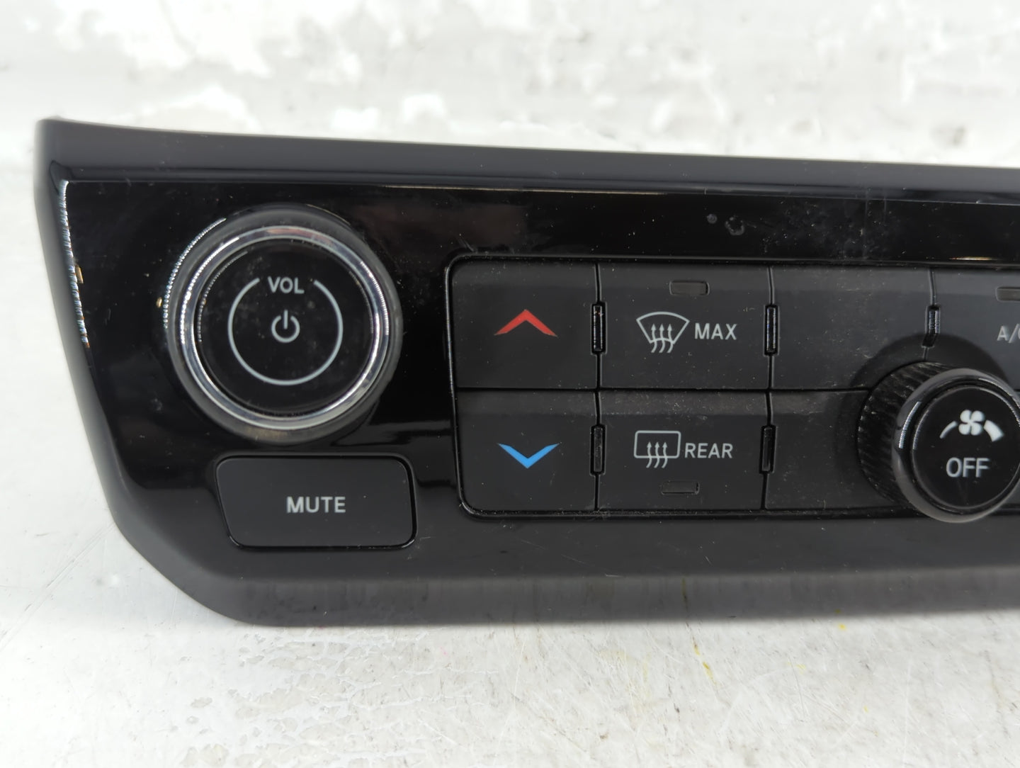 2022 Jeep Compass Climate Control Module Temperature AC/Heater Replacement Fits OEM Used Auto Parts - Oemusedautoparts1.com