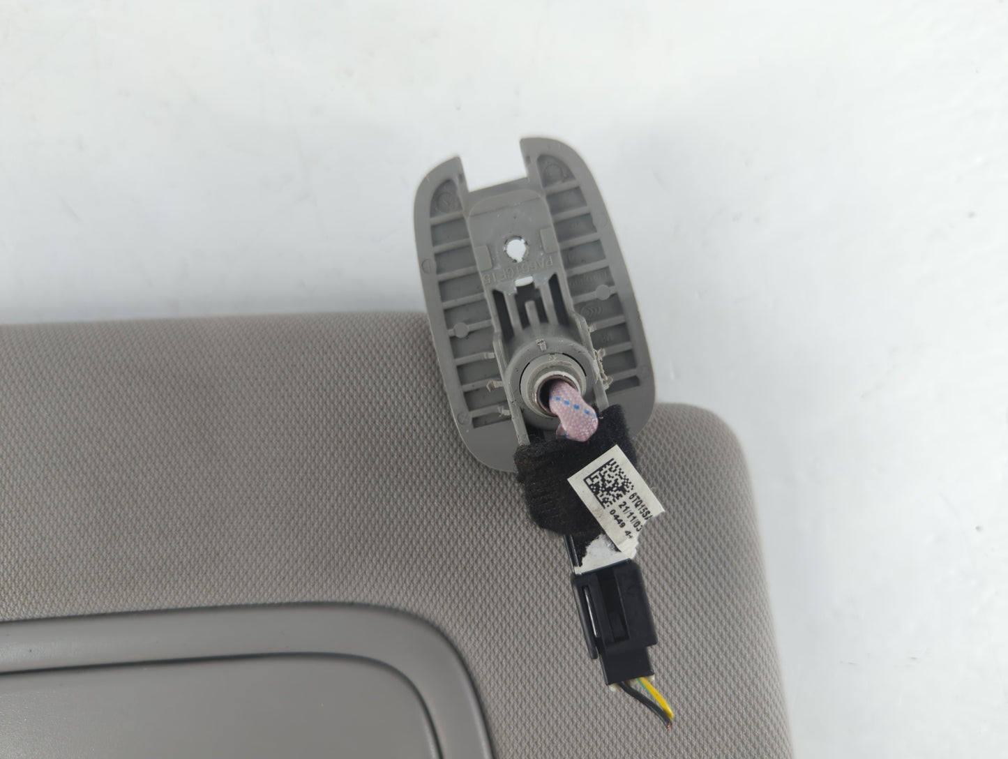 2022 Jeep Compass Sun Visor Shade Replacement Passenger Right Mirror Fits OEM Used Auto Parts - Oemusedautoparts1.com