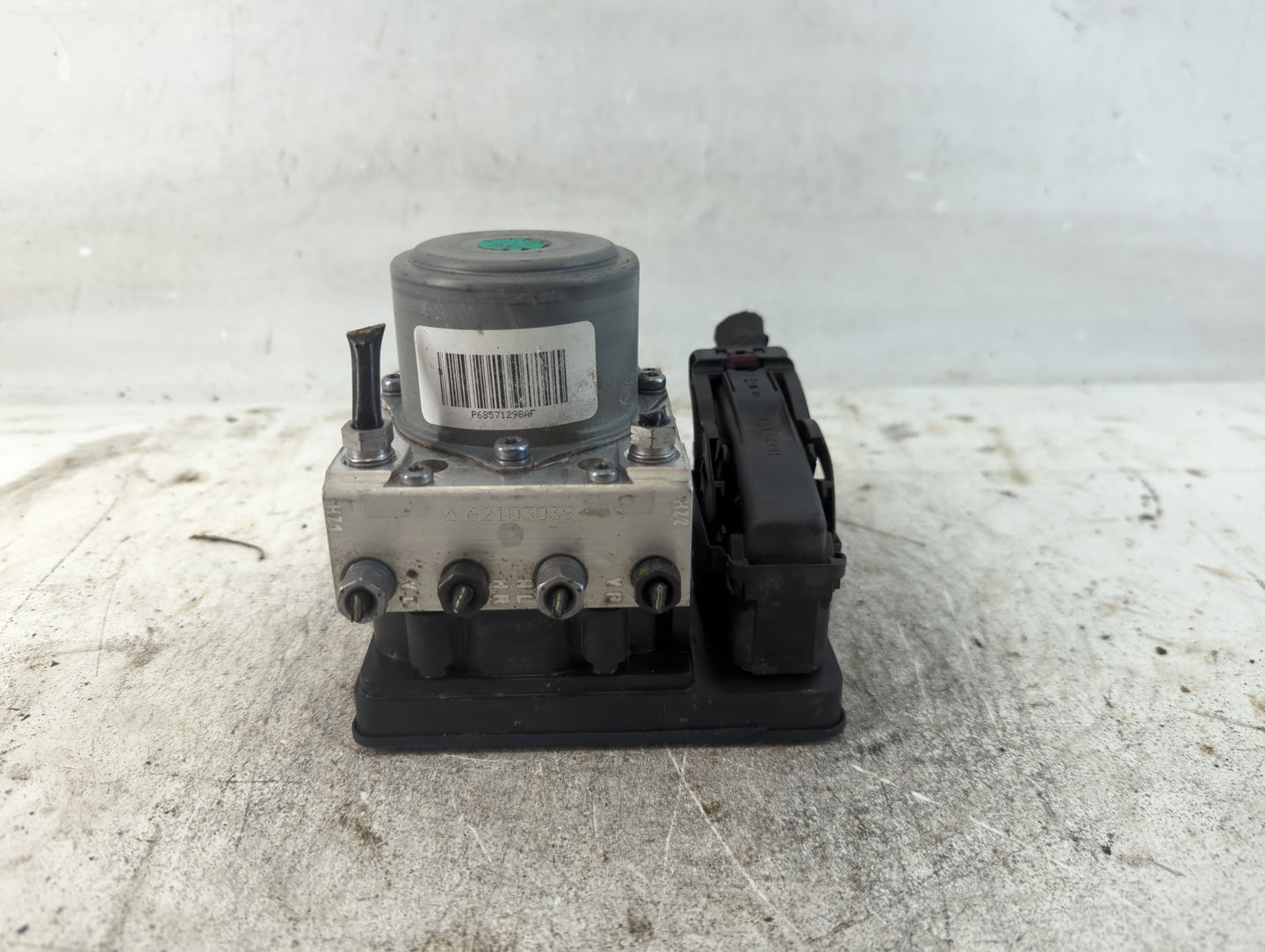 2022 Jeep Compass ABS Pump Control Module Replacement P/N:62103039 Fits OEM Used Auto Parts - Oemusedautoparts1.com