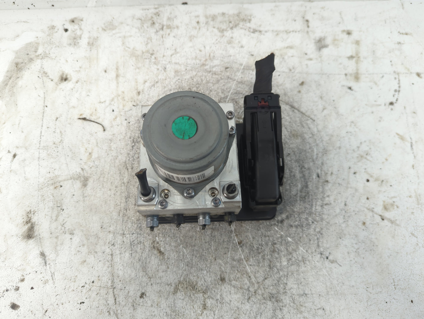 2022 Jeep Compass ABS Pump Control Module Replacement P/N:62103039 Fits OEM Used Auto Parts - Oemusedautoparts1.com