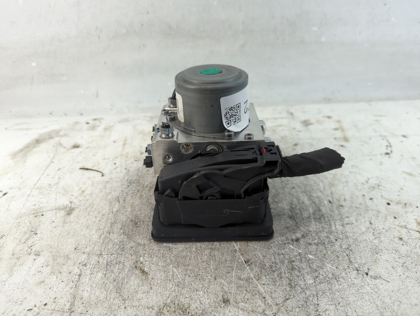 2022 Jeep Compass ABS Pump Control Module Replacement P/N:62103039 Fits OEM Used Auto Parts - Oemusedautoparts1.com