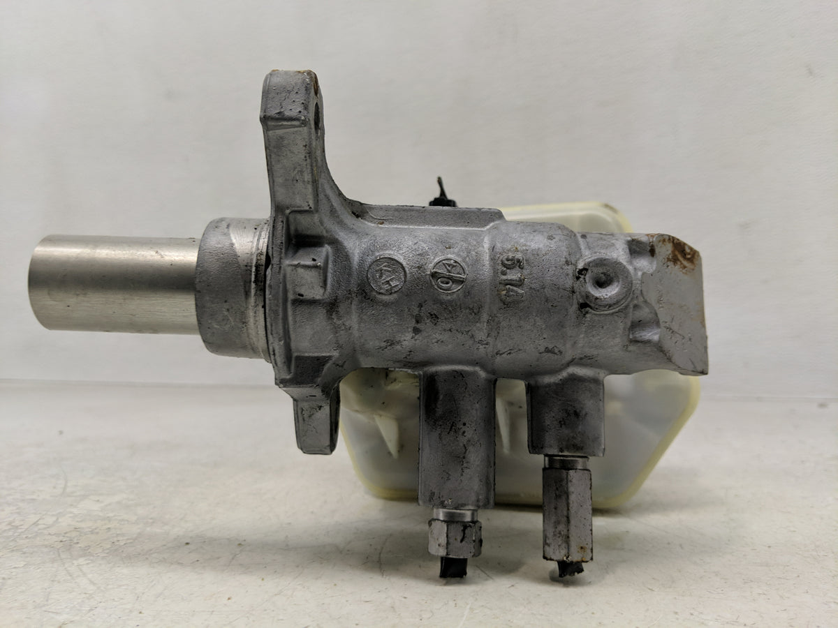 2016-2022 Jeep Grand Cherokee Brake Master Cylinder 1311455 - Oemusedautoparts1.com