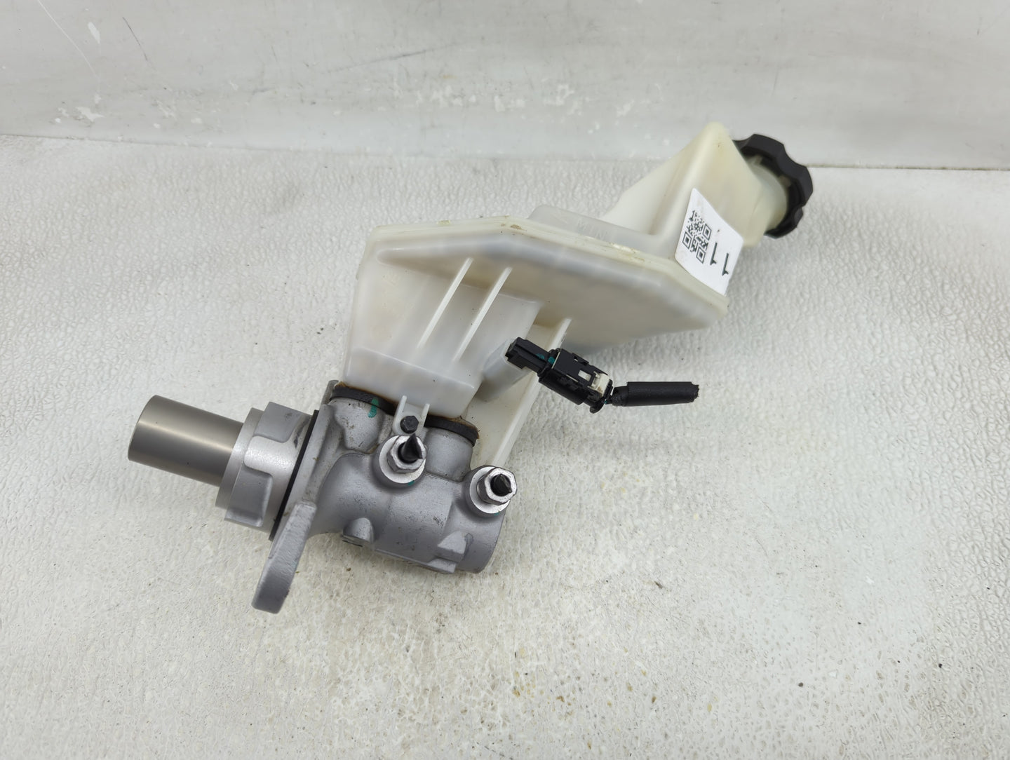 2016-2022 Jeep Grand Cherokee Brake Master Cylinder 1312711 - Oemusedautoparts1.com
