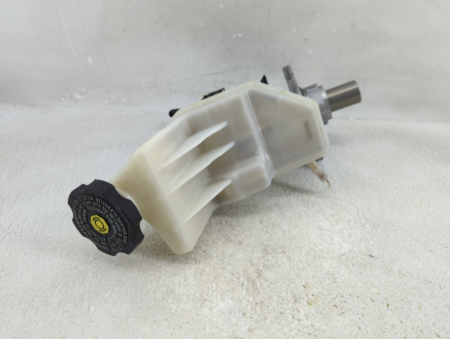 2016-2022 Jeep Grand Cherokee Brake Master Cylinder 1312711 - Oemusedautoparts1.com