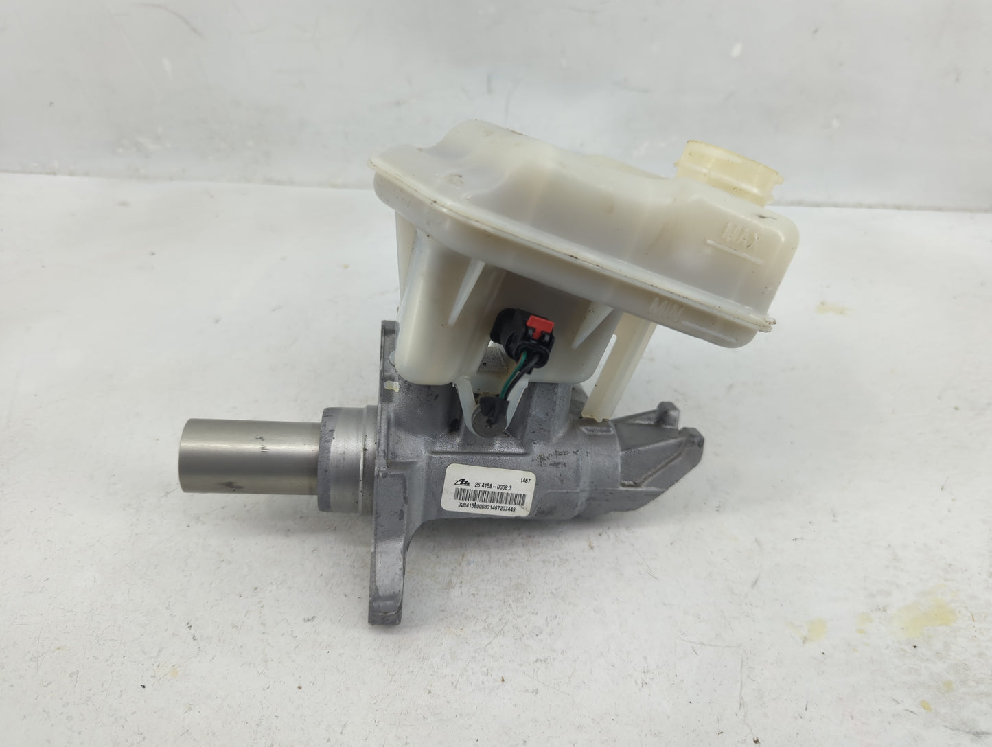 2016-2022 Jeep Grand Cherokee Brake Master Cylinder 1376949 - Oemusedautoparts1.com
