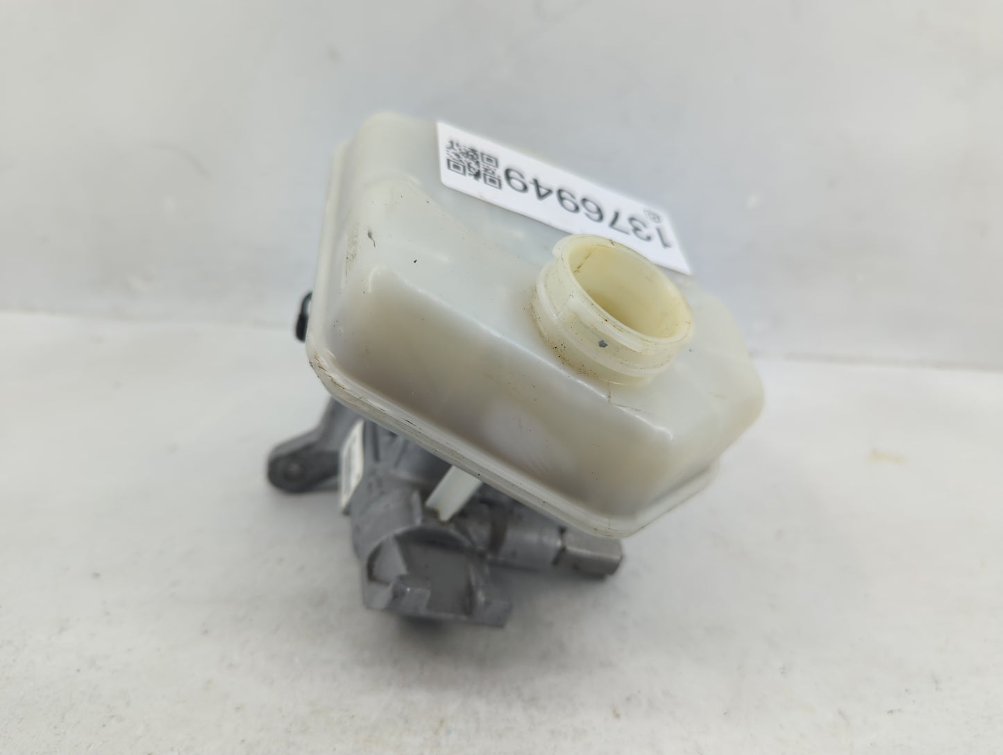2016-2022 Jeep Grand Cherokee Brake Master Cylinder 1376949 - Oemusedautoparts1.com
