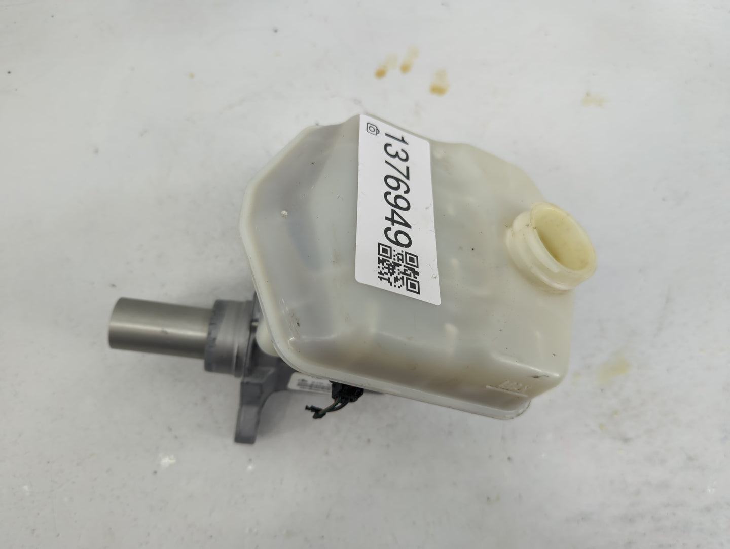2016-2022 Jeep Grand Cherokee Brake Master Cylinder 1376949 - Oemusedautoparts1.com