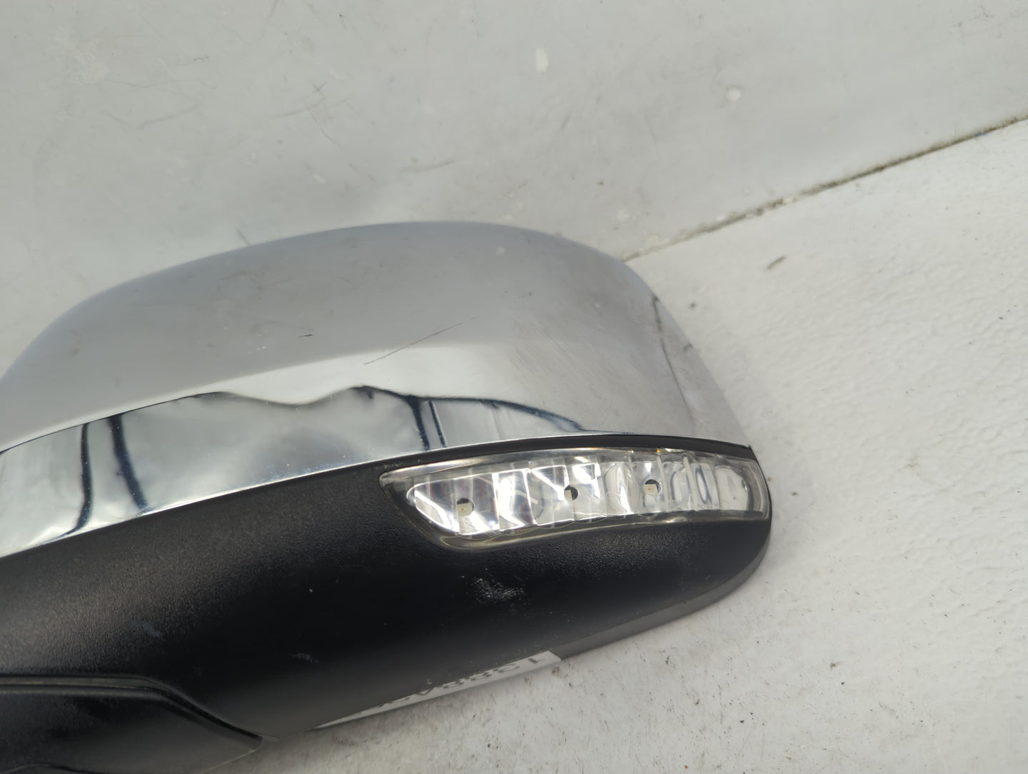 2016-2022 Jeep Grand Cherokee Driver Side View Mirror - Left Door Mirror OEM Used - Oemusedautoparts1.com