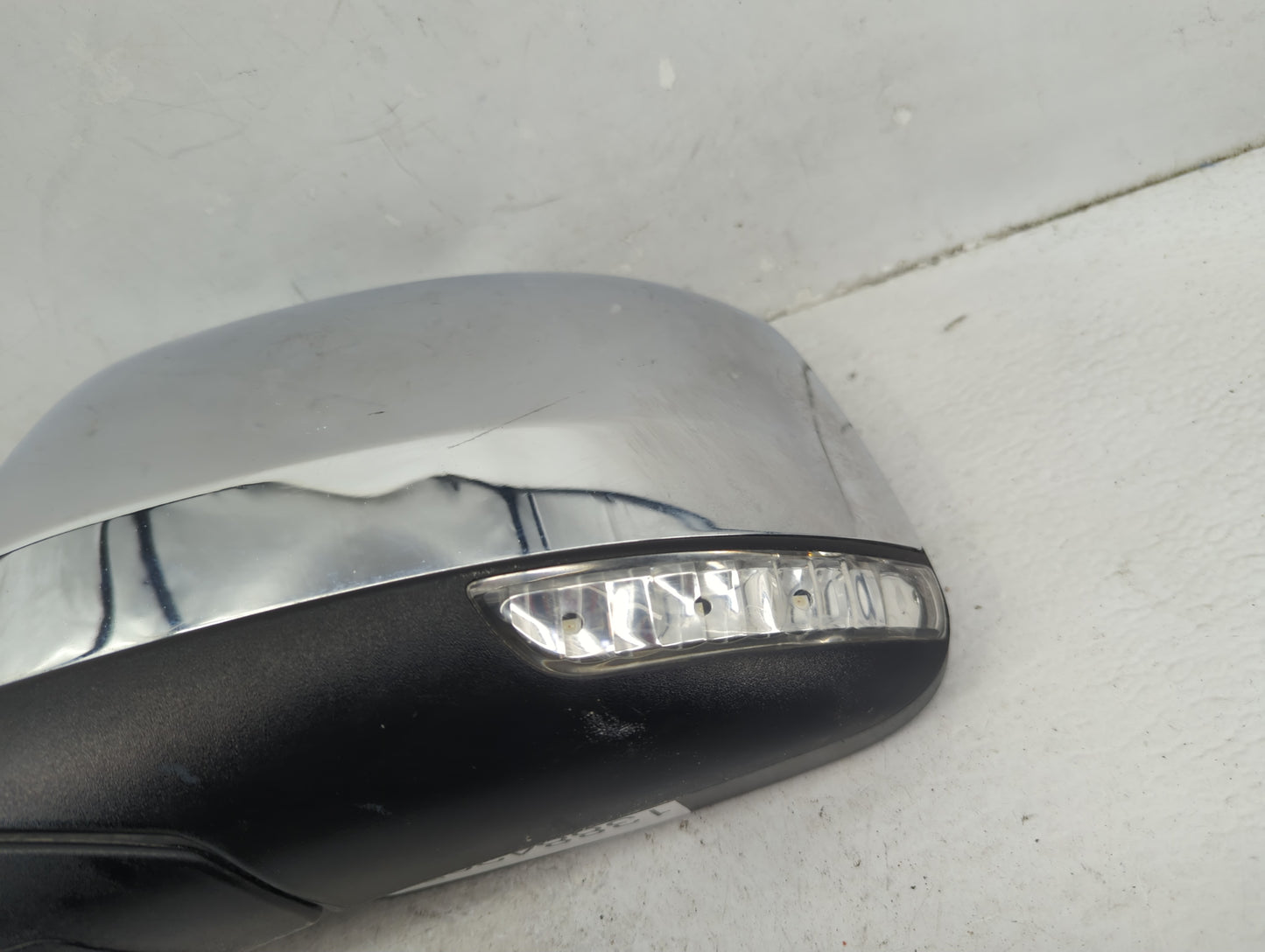 2016-2022 Jeep Grand Cherokee Driver Side View Mirror - Left Door Mirror OEM Used - Oemusedautoparts1.com