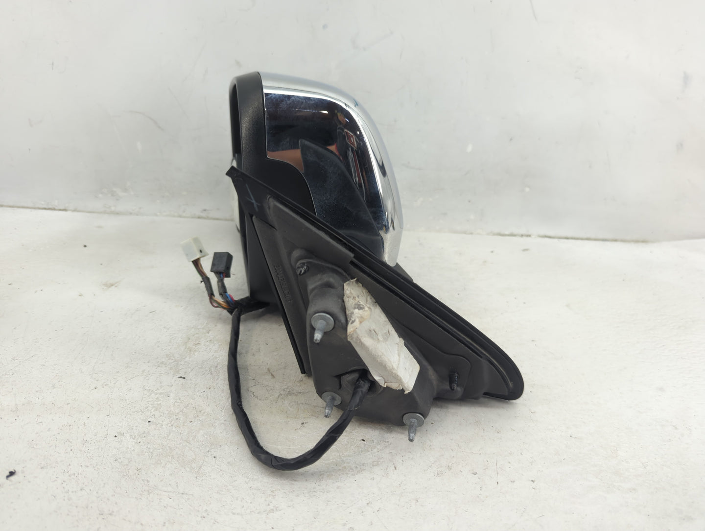 2016-2022 Jeep Grand Cherokee Driver Side View Mirror - Left Door Mirror OEM Used - Oemusedautoparts1.com