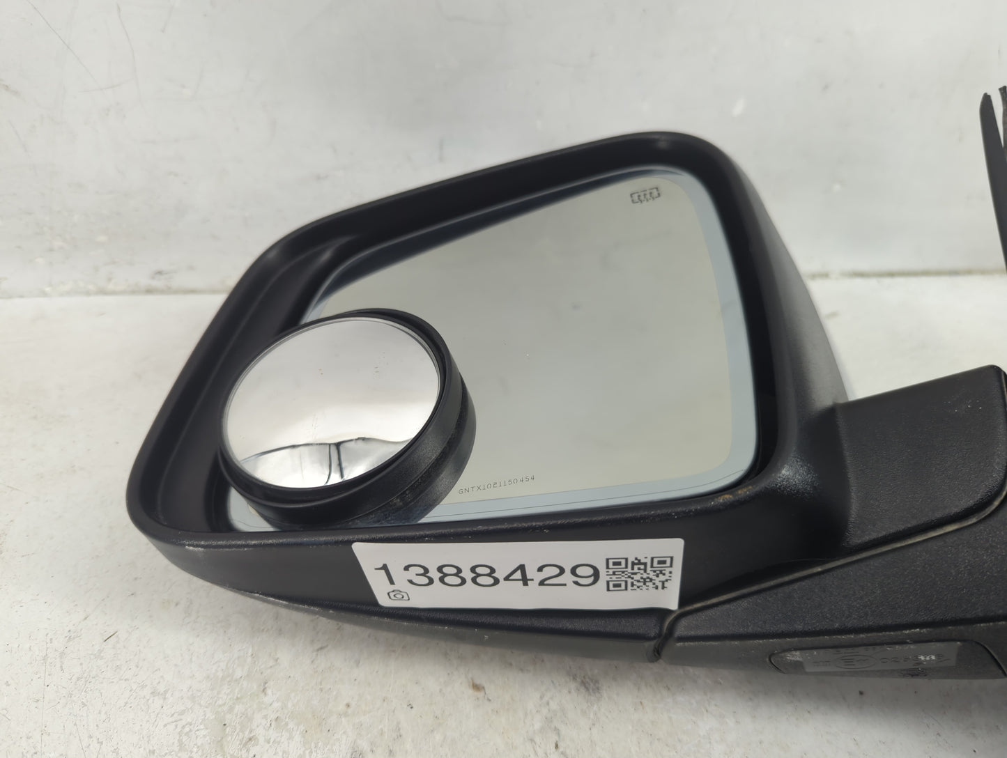 2016-2022 Jeep Grand Cherokee Driver Side View Mirror - Left Door Mirror OEM Used - Oemusedautoparts1.com