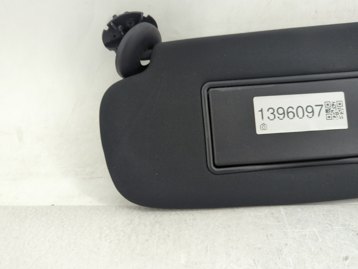2014-2022 Jeep Grand Cherokee Sun Visor Shade Replacement Driver Left Mirror Fits OEM Used Auto Parts - Oemusedautoparts1.co