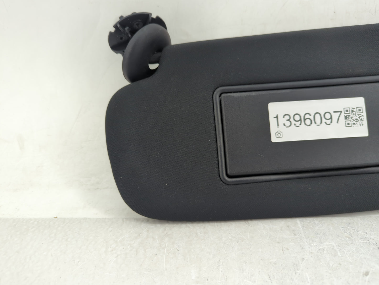 2014-2022 Jeep Grand Cherokee Sun Visor Shade Replacement Driver Left Mirror Fits OEM Used Auto Parts - Oemusedautoparts1.co