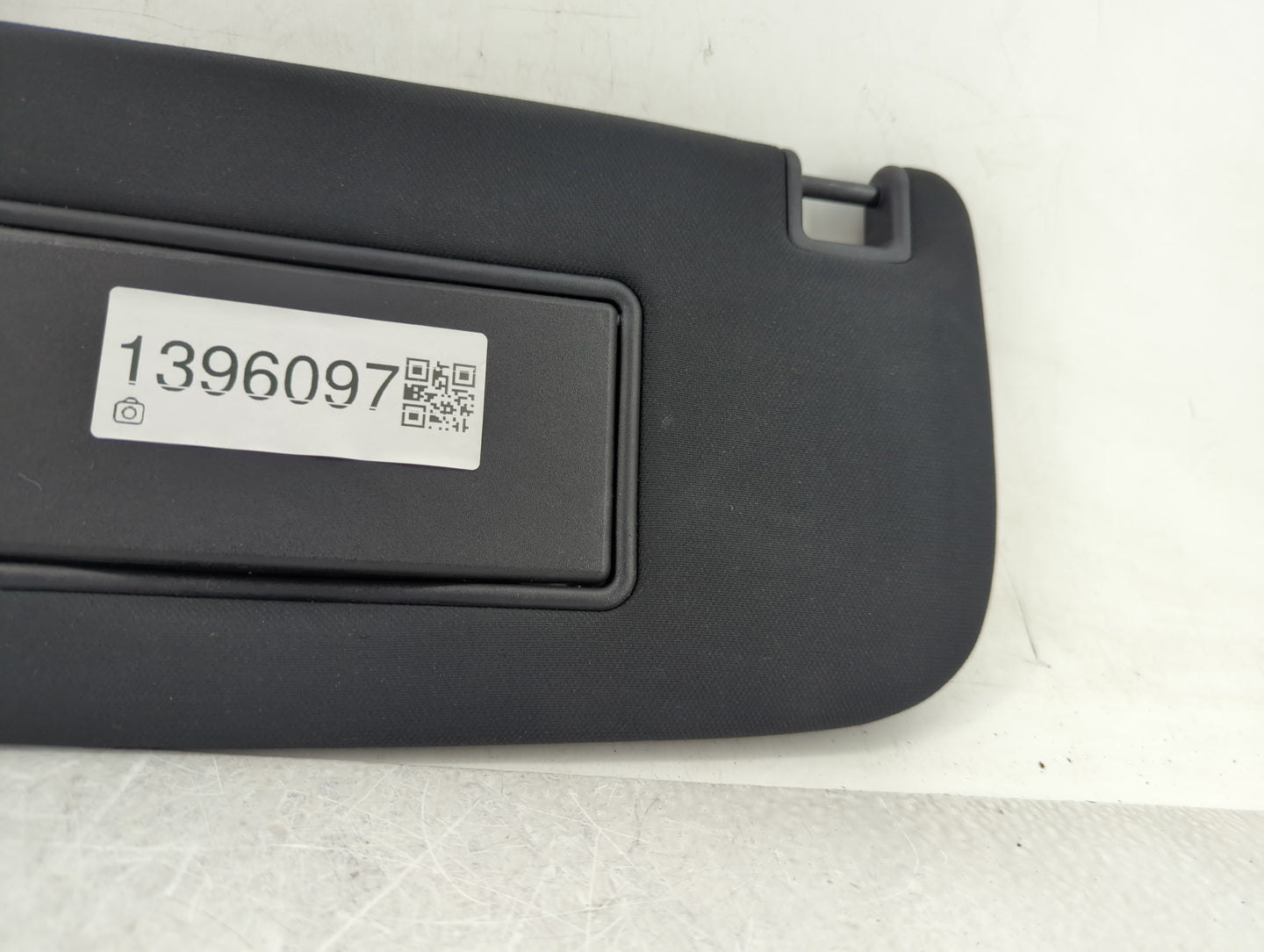 2014-2022 Jeep Grand Cherokee Sun Visor Shade Replacement Driver Left Mirror Fits OEM Used Auto Parts - Oemusedautoparts1.co