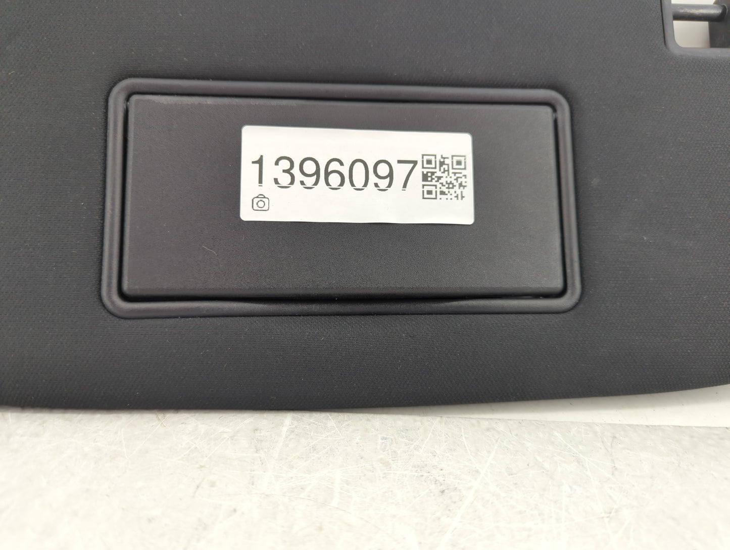 2014-2022 Jeep Grand Cherokee Sun Visor Shade Replacement Driver Left Mirror Fits OEM Used Auto Parts - Oemusedautoparts1.co