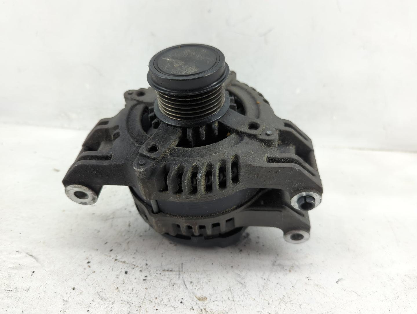 2021-2022 Jeep Grand Cherokee Alternator Replacement Generator Charging Assembly Engine OEM P/N:P68408690AB Fits Fits 2021 2