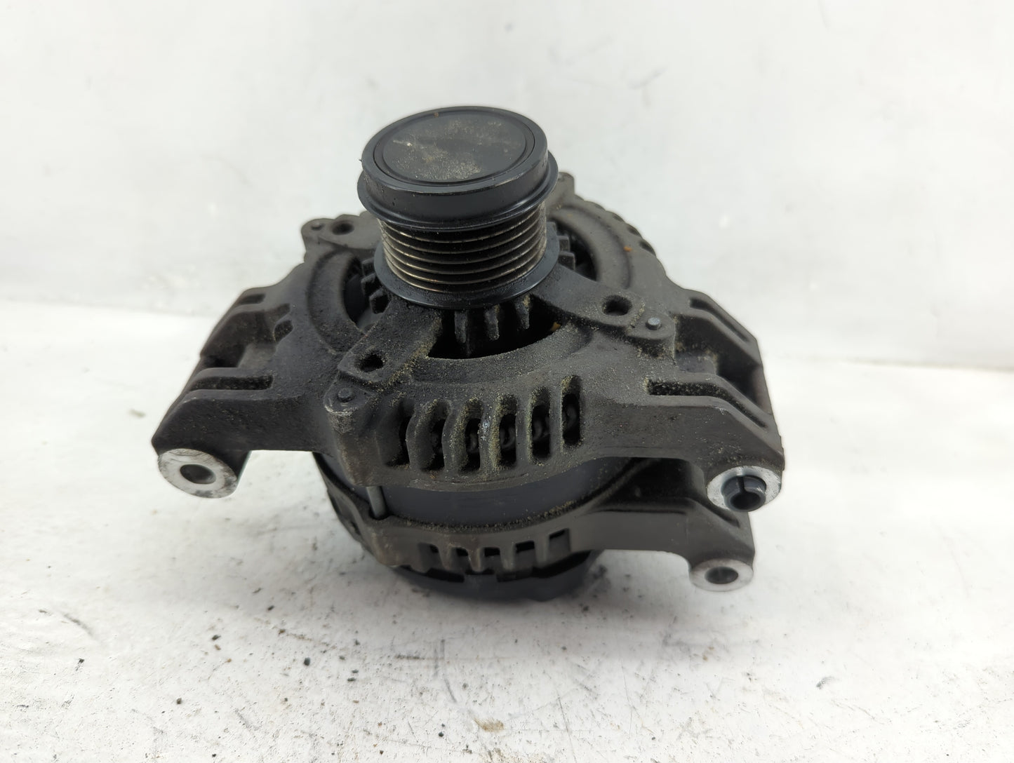 2021-2022 Jeep Grand Cherokee Alternator Replacement Generator Charging Assembly Engine OEM P/N:P68408690AB Fits Fits 2021 2