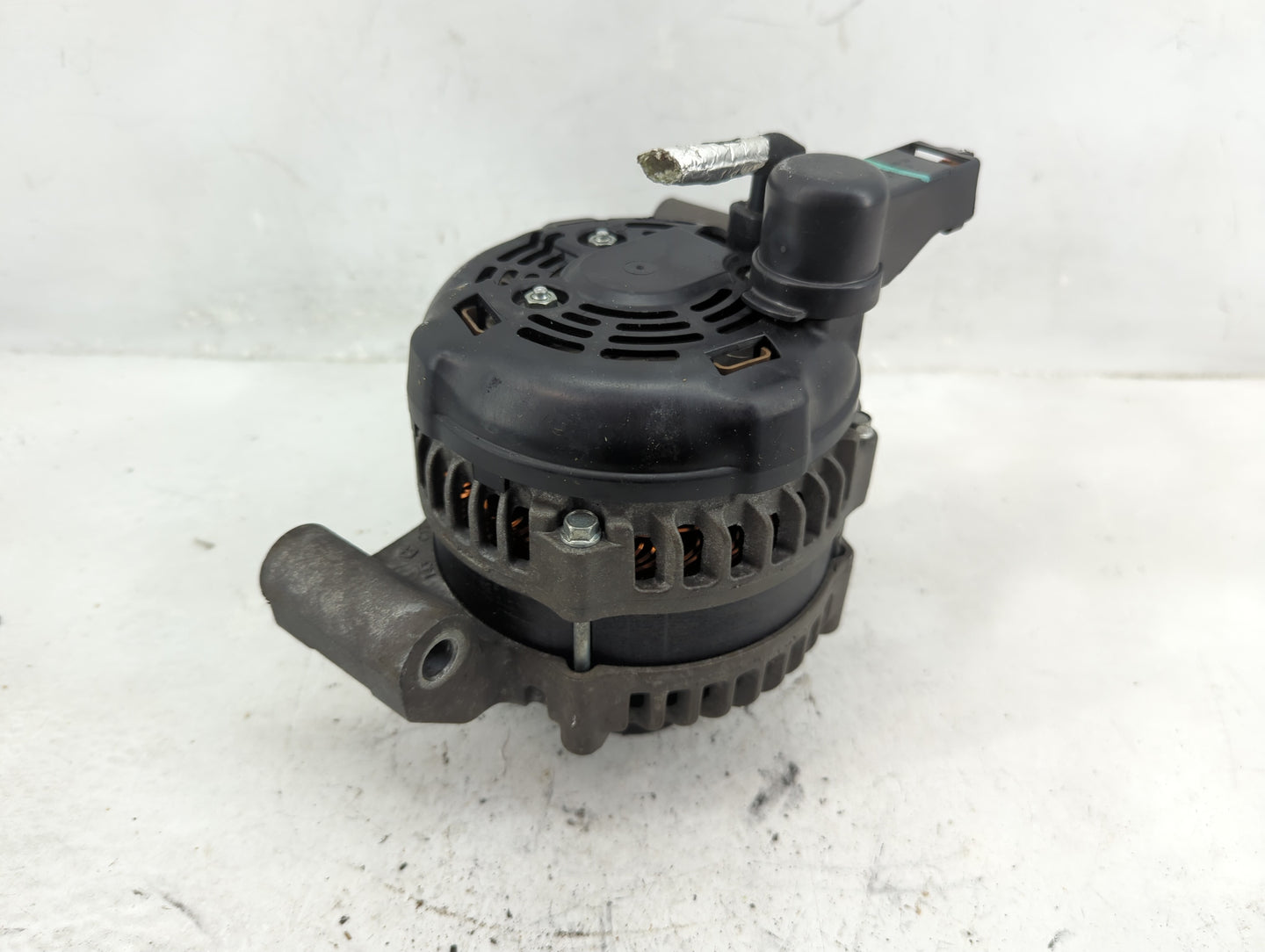 2021-2022 Jeep Grand Cherokee Alternator Replacement Generator Charging Assembly Engine OEM P/N:P68408690AB Fits Fits 2021 2