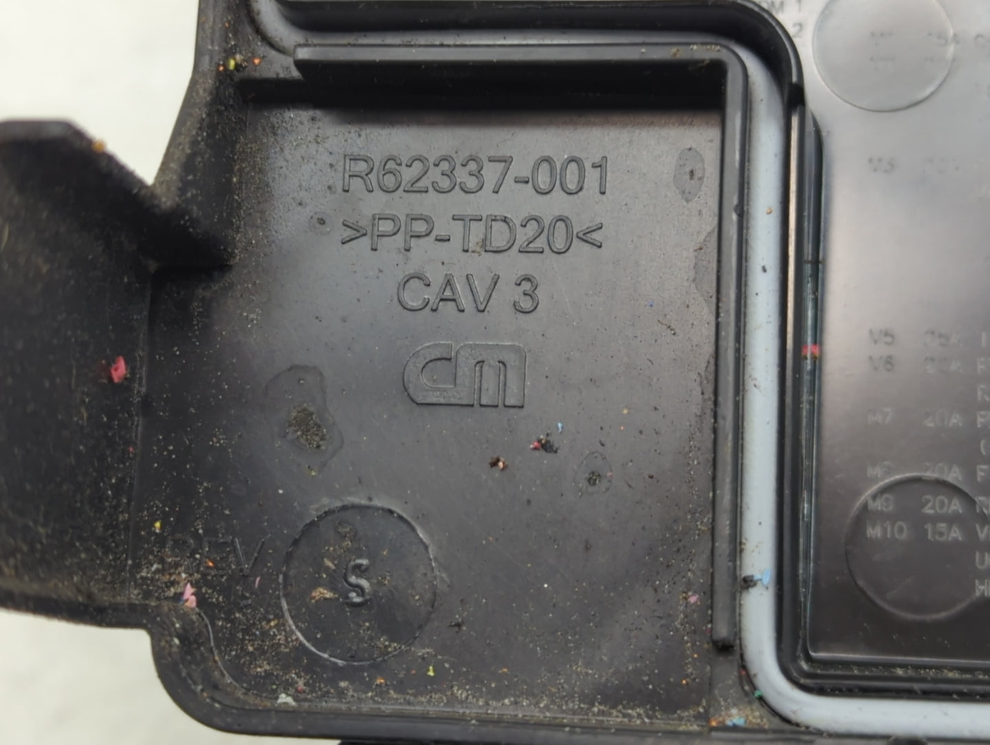 2022 Jeep Grand Cherokee Fusebox Fuse Box Panel Relay Module P/N:04692139AA 68083380AA, R62337-001 Fits OEM Used Auto Parts 