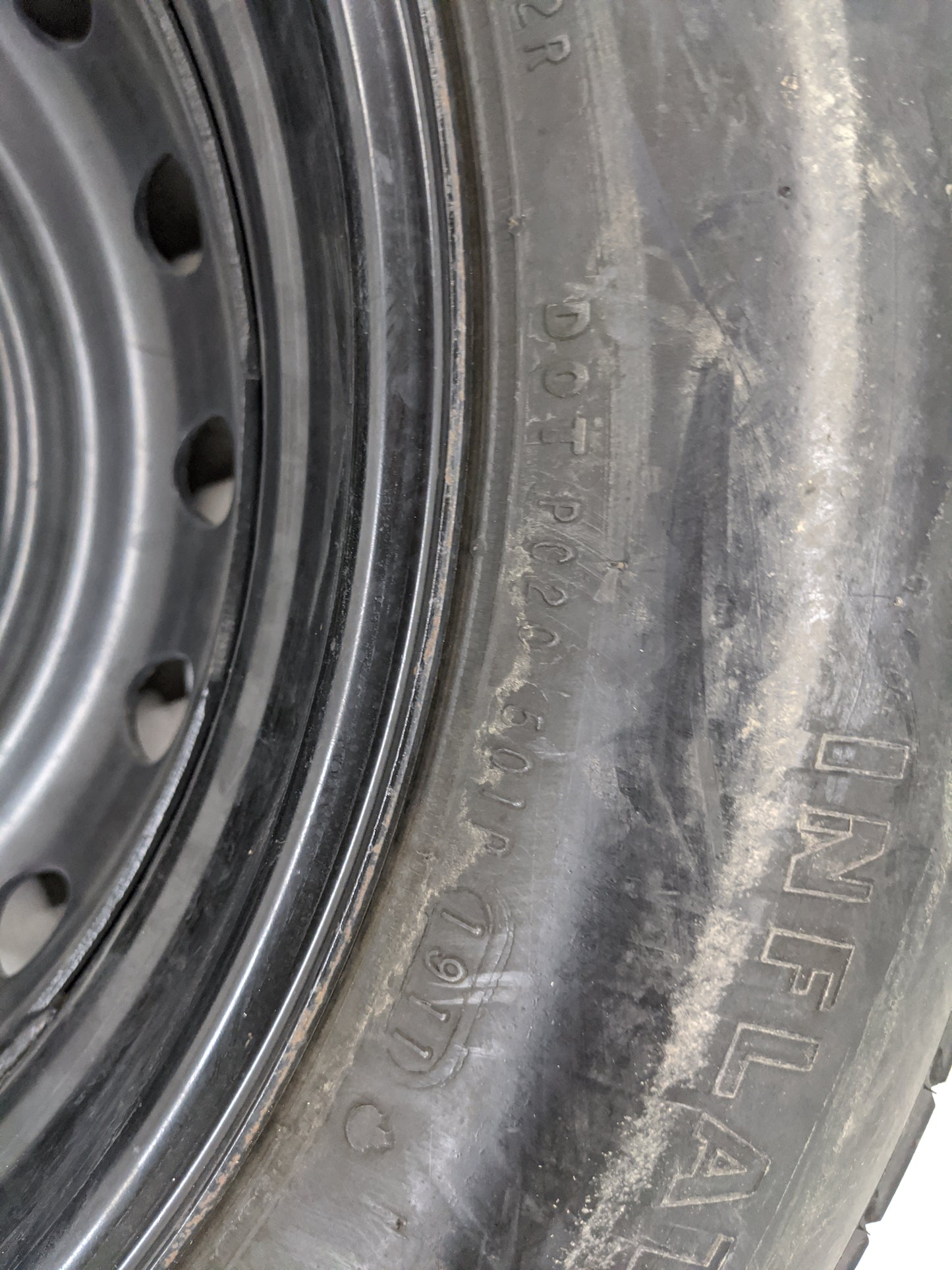 2022 Jeep Grand Cherokee Spare Donut Tire Wheel Rim Oem 1420802 - Oemusedautoparts1.com